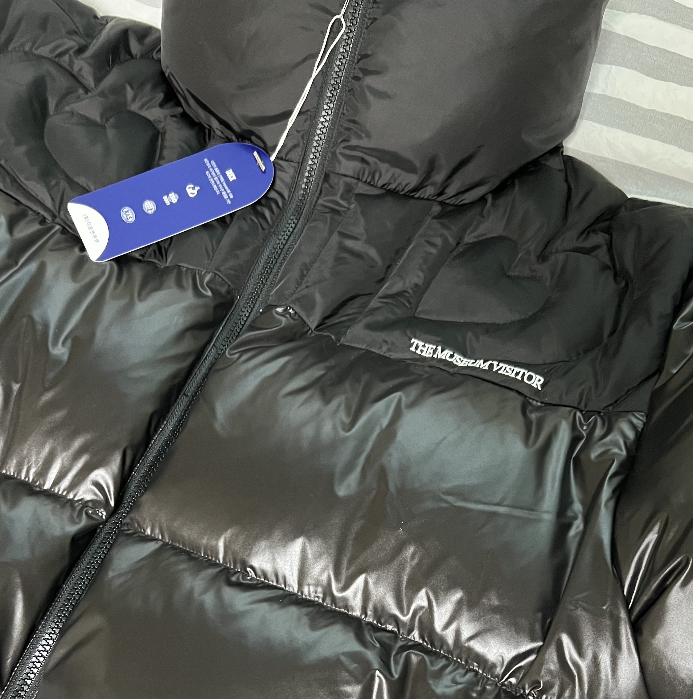 The Museum Visitor KREAM Heart Stitched Puffer Down Jacket Glossy Black - 23FW 착용 스타일 - 4