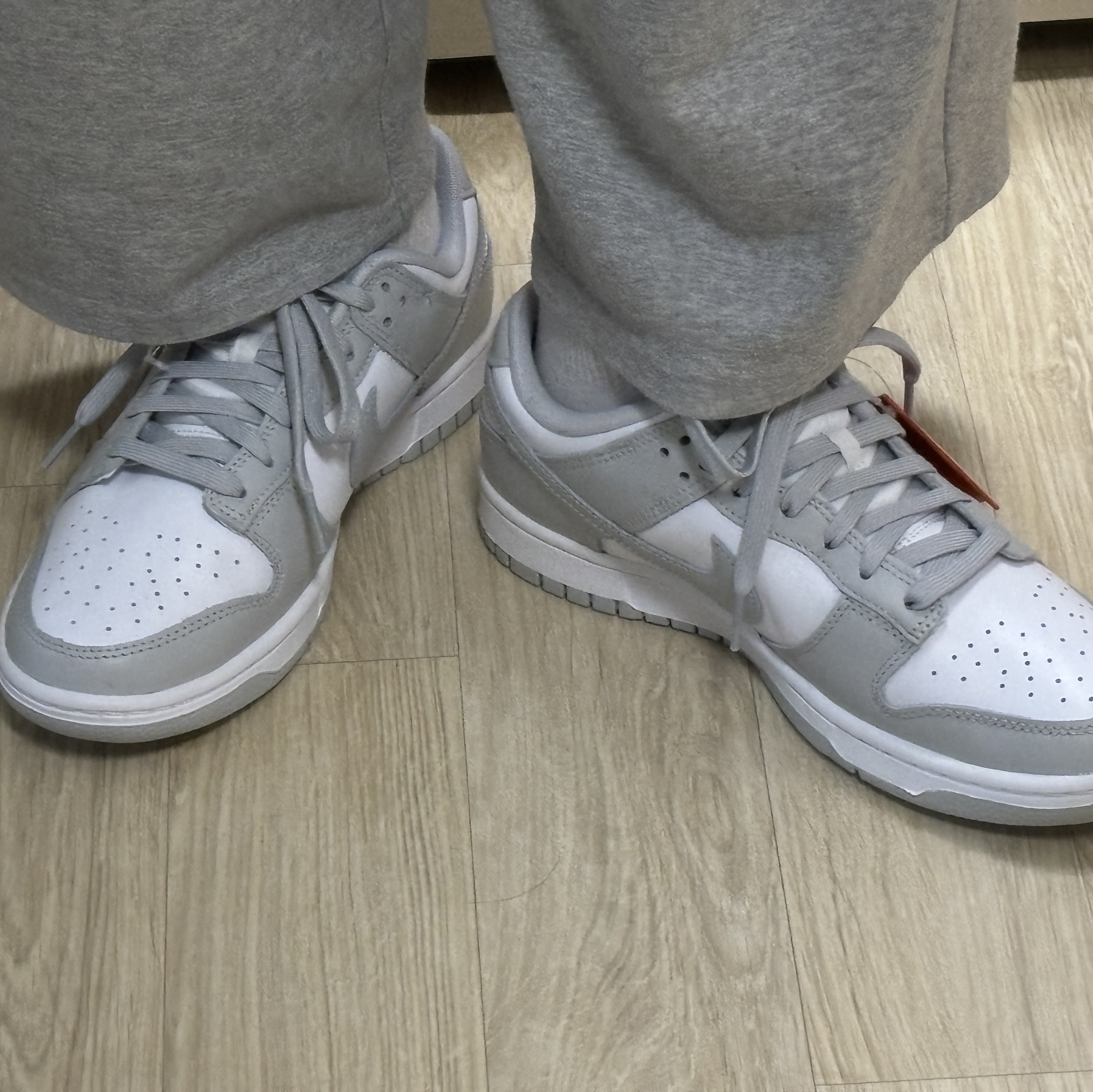 Nike Dunk Low Retro Grey Fog 착용 스타일