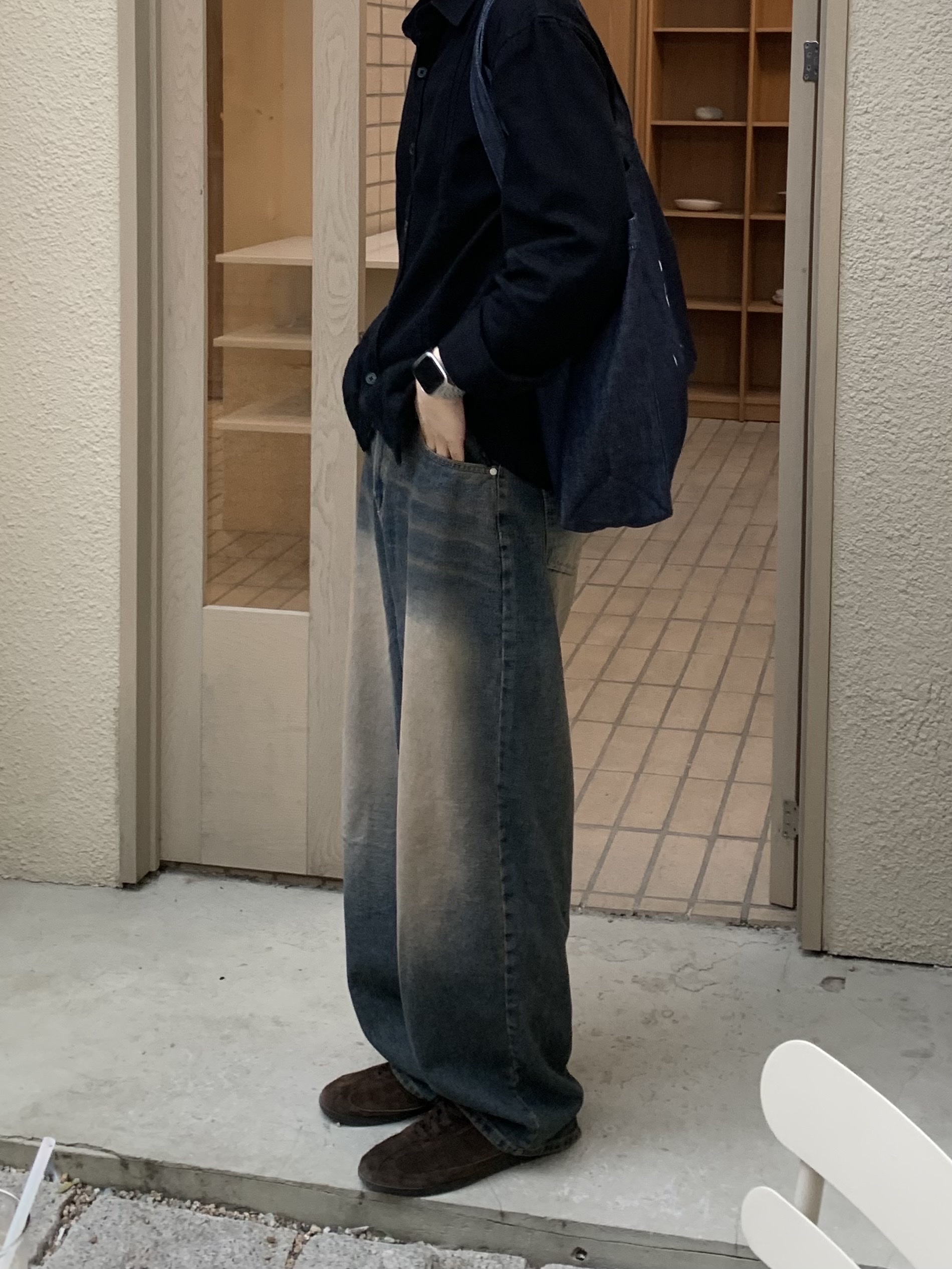 A.P.C. Daniela Shopping Bag Indigo 착용 스타일 - 5