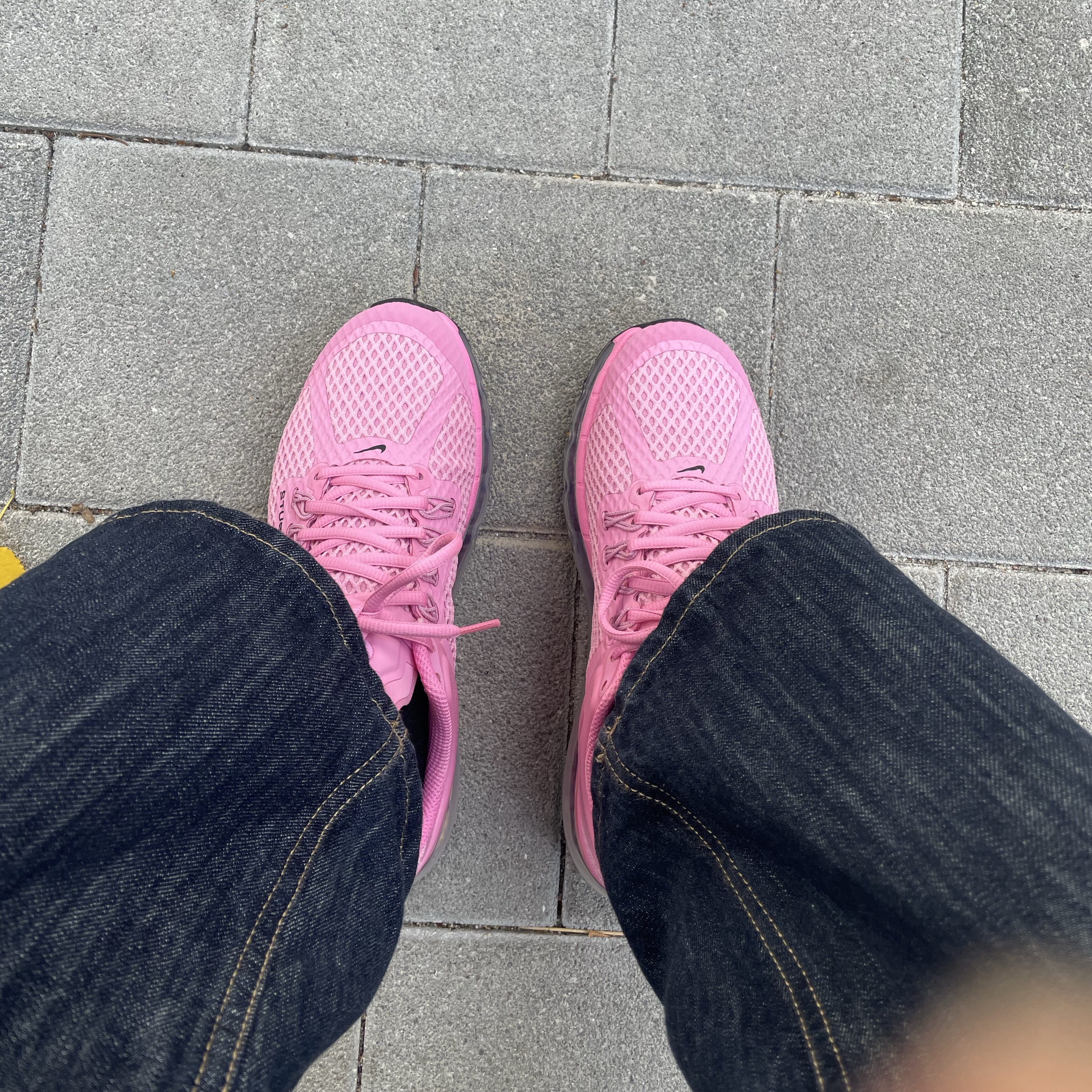 Nike x Stussy Air Max 2013 Psychic Pink 착용 스타일