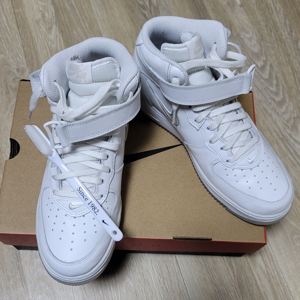 Nike Air Force 1 Mid '07 Color of the Month Summit White 착용 스타일