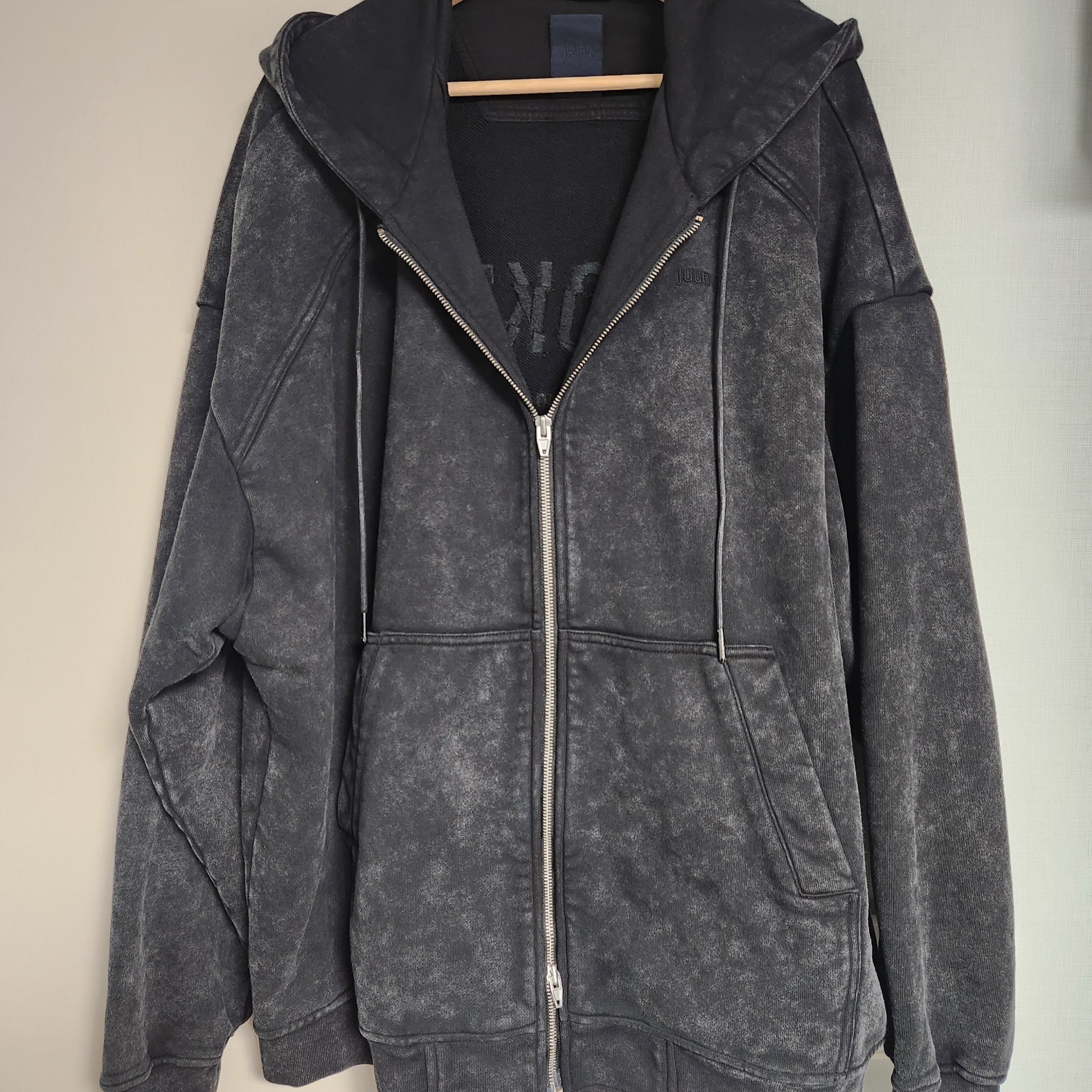 Juun.J Cotton Dyeing Damage Zip Hoodie Grey - 23FW 착용 스타일 - 1