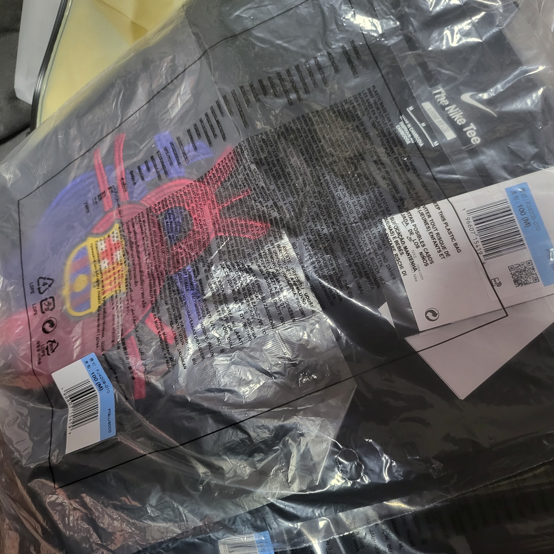 Nike x Patta x FC Barcelona Max90 T-Shirt Culers del Món (FJ4208-010) 착용 스타일