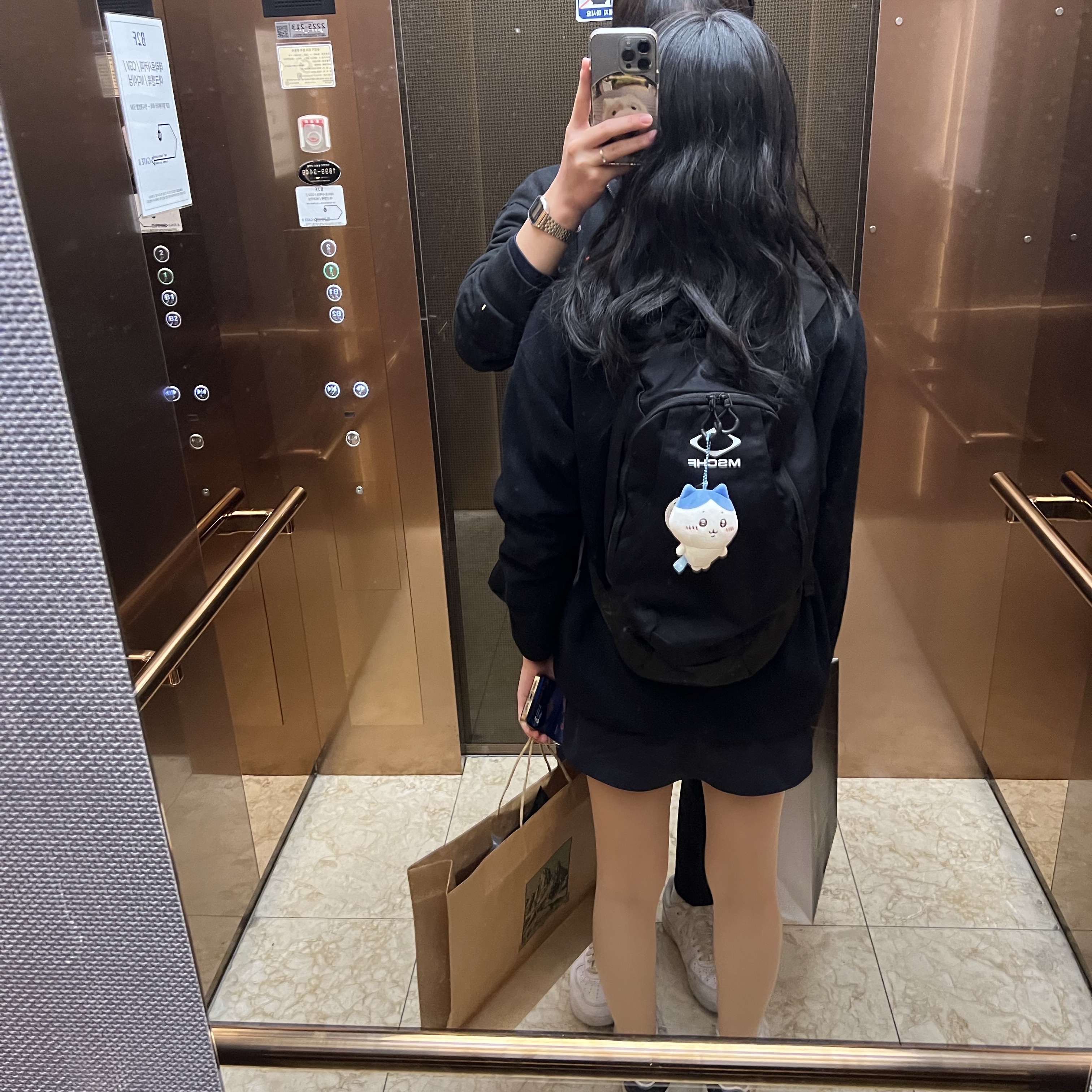Mischief Rhombus Backpack Black 착용 스타일 - 3