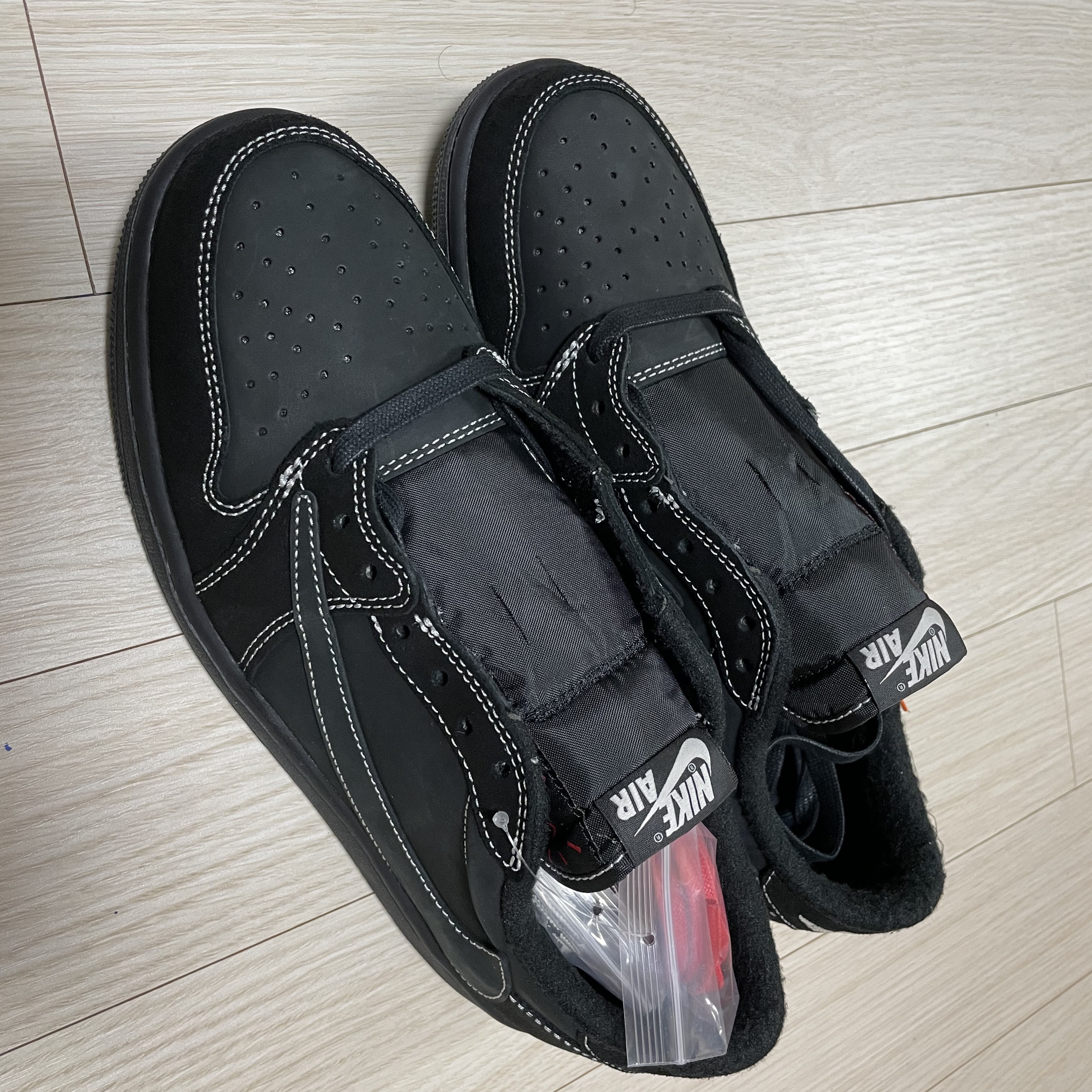 Jordan 1 x Travis Scott Retro Low OG SP Black Phantom 착용 스타일