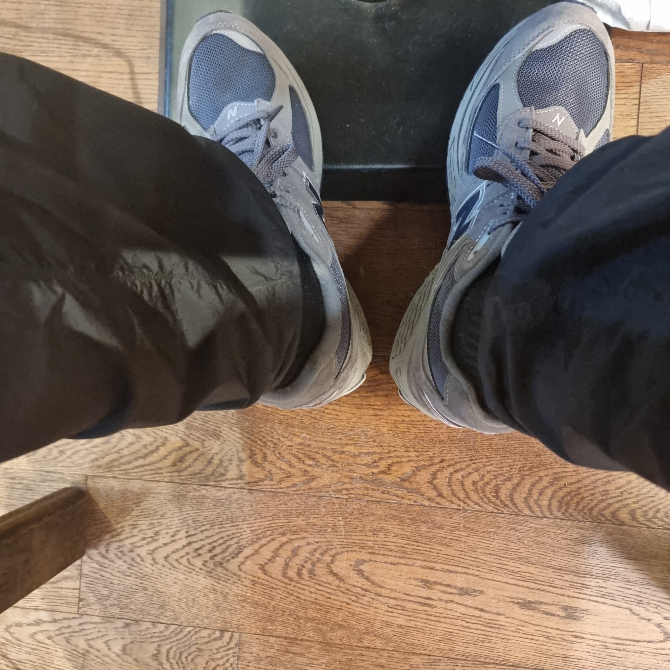 New Balance 2002R Gore-Tex Castlerock Natural Indigo 착용 스타일