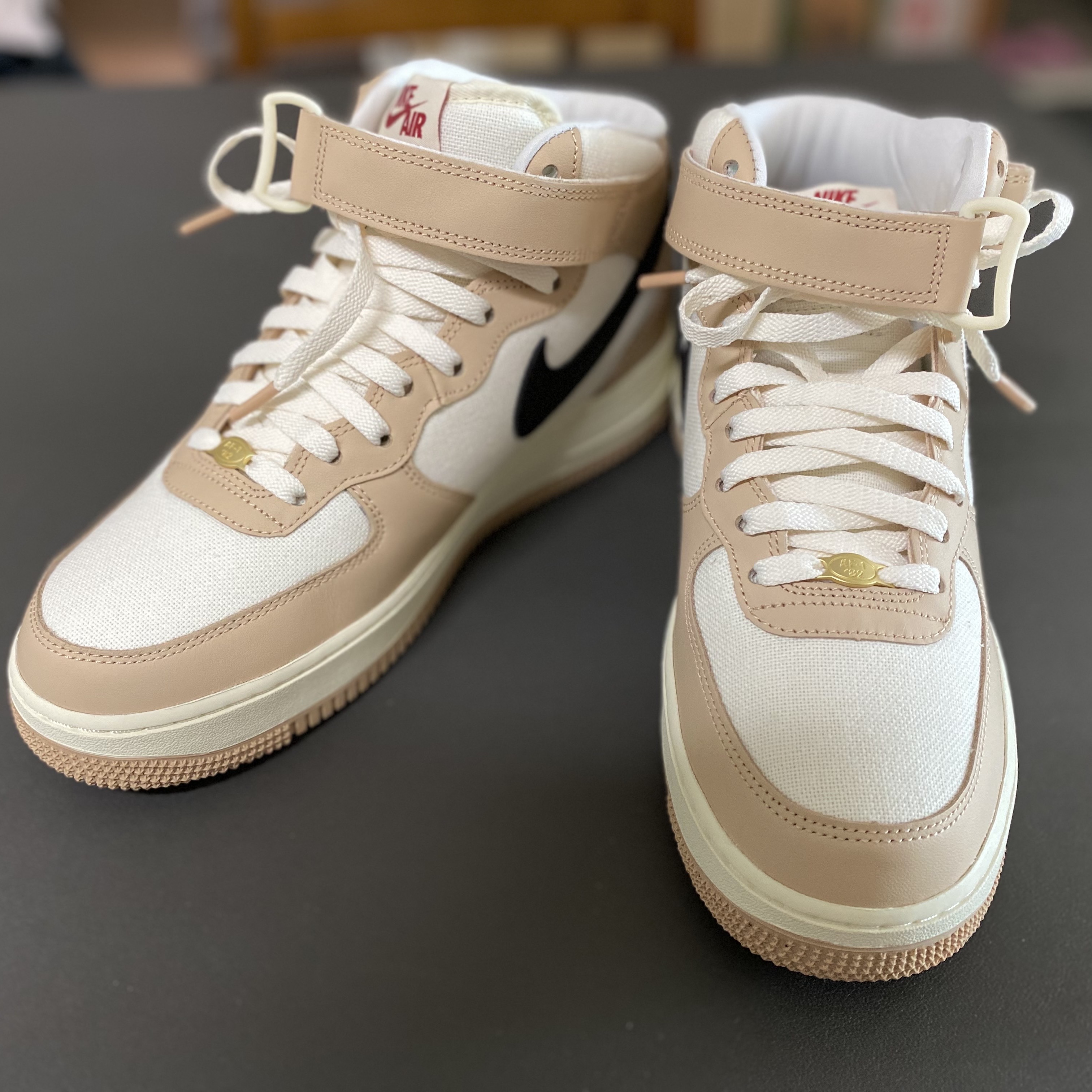Nike Air Force 1 Mid '07 LX Pale Ivory and Shimmer 착용 스타일 - 2