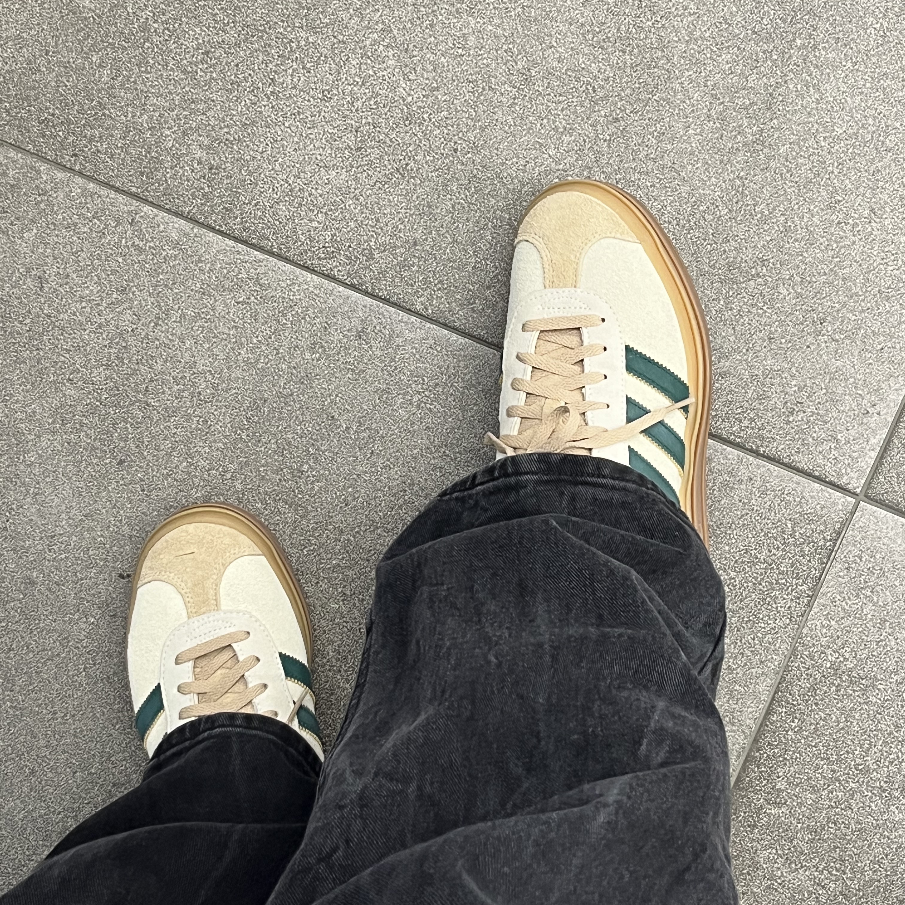 (W) Adidas Gazelle Bold Cream White Collegiate Green 착용 스타일