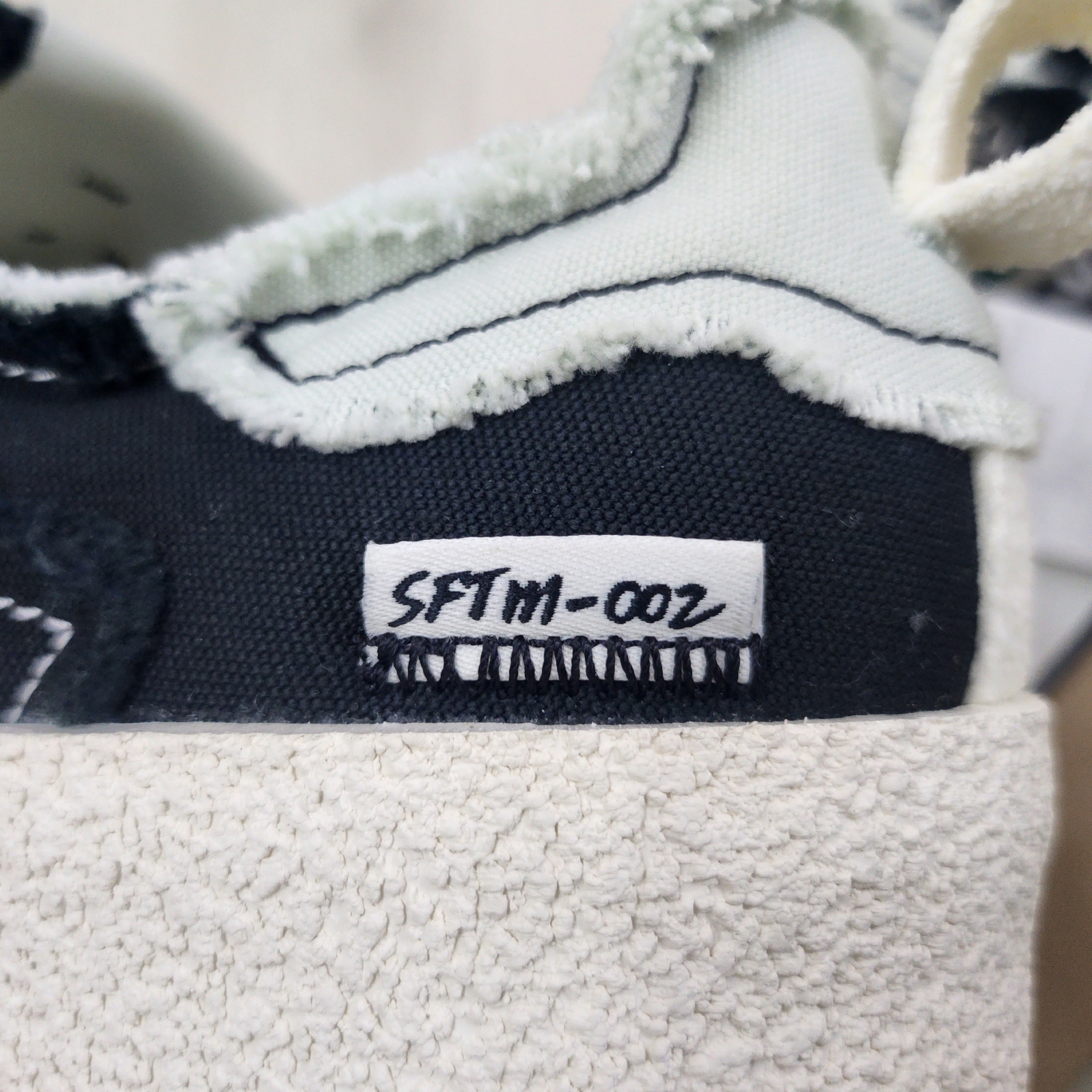 Adidas x Song for the Mute Campus 80s Core Black Cream White 착용 스타일 - 3