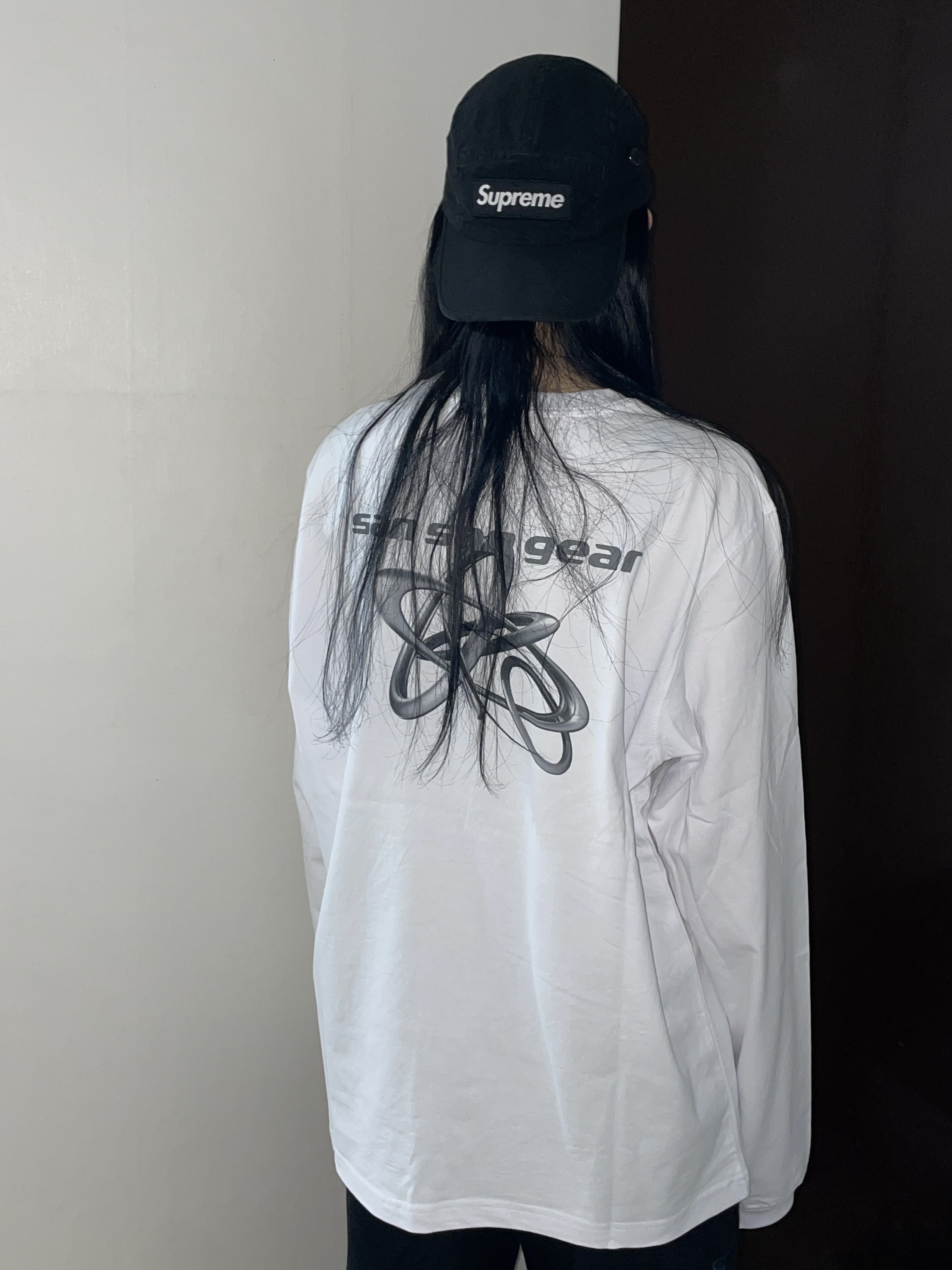 Sansan Gear Logo Long Sleeves White - 23FW, Supreme Military Camp Cap Black - 22FW 착용 스타일 - 1