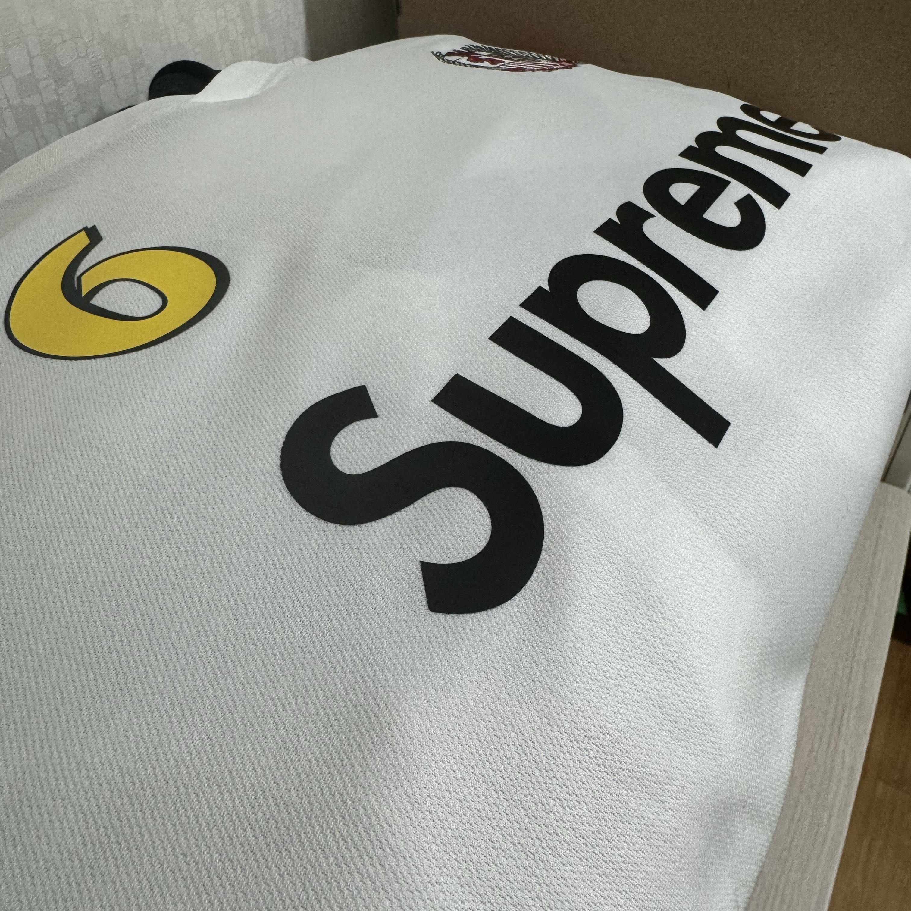 Supreme Hooded Soccer Jersey White - 23FW 착용 스타일 - 3