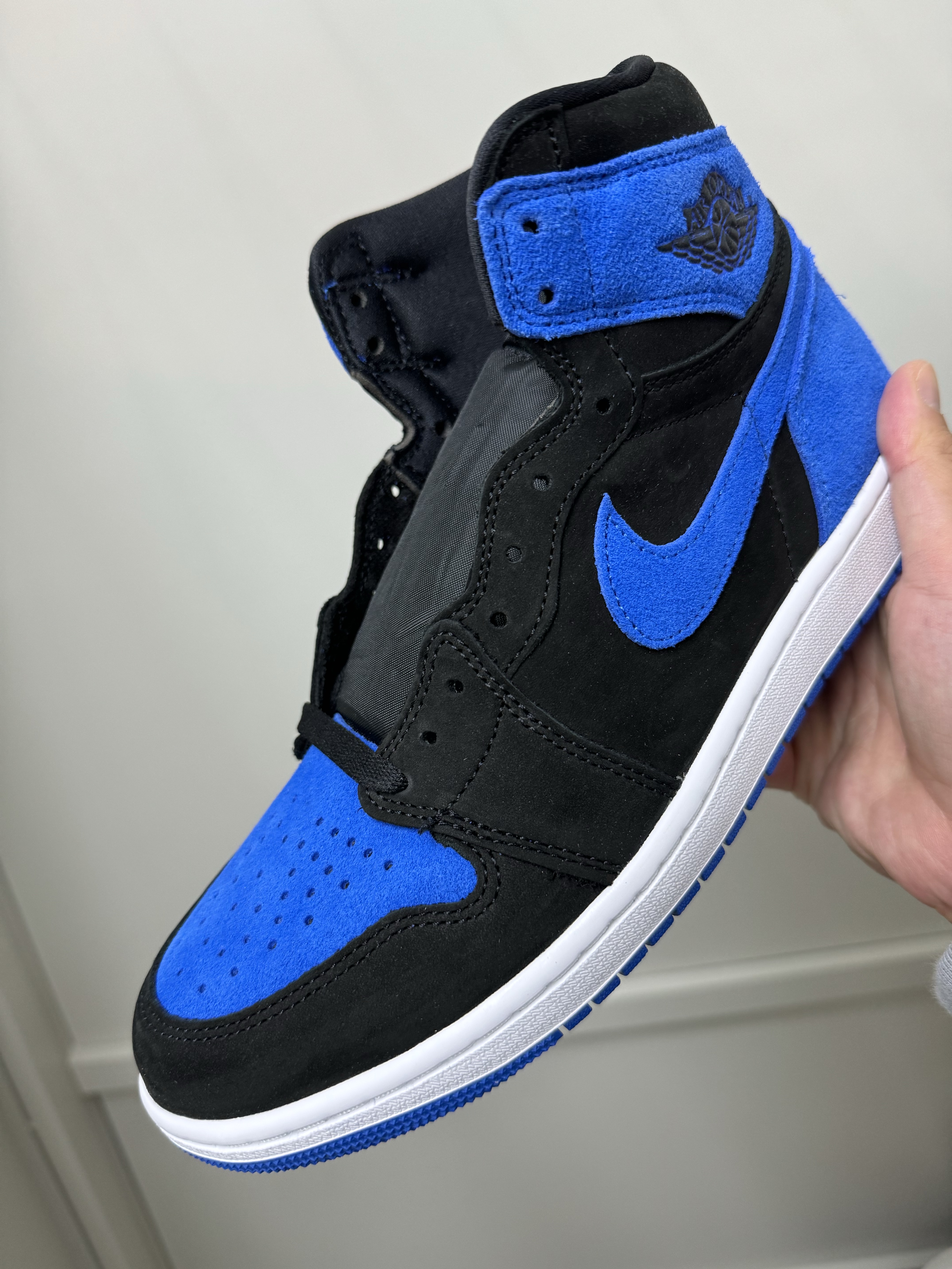(W) Jordan 1 Retro High OG Satin Bred, Jordan 1 Retro High OG Royal Reimagined 착용 스타일 - 2