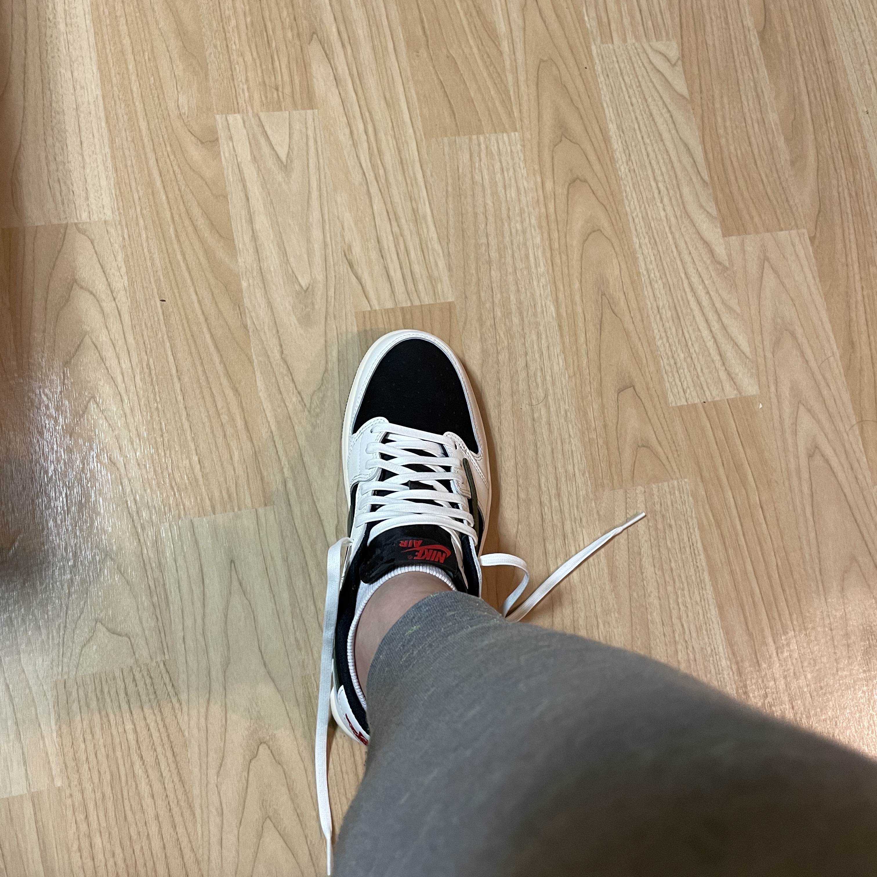 (W) Jordan 1 x Travis Scott Retro Low OG SP Medium Olive 착용 스타일
