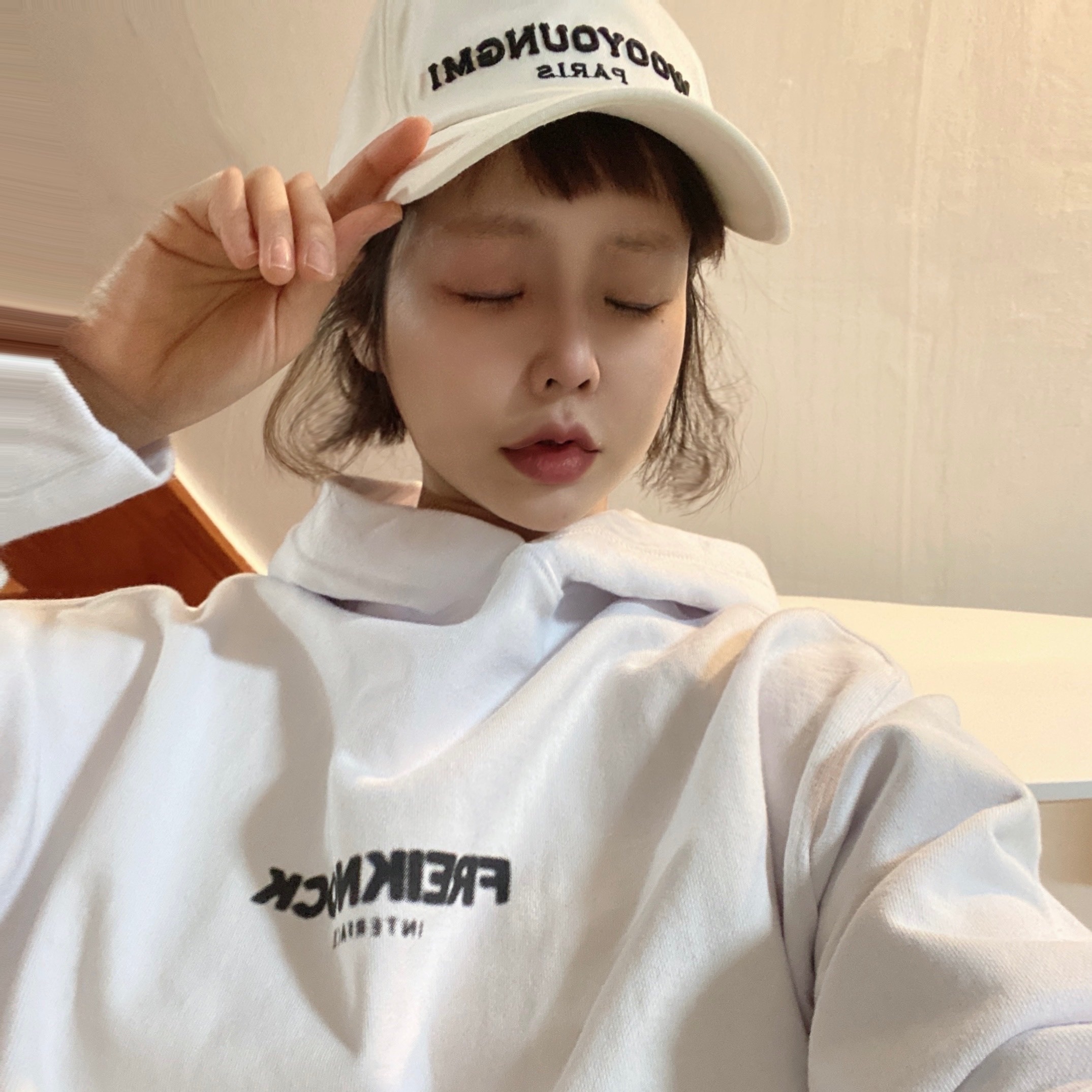 Wooyoungmi Embroidered Ball Cap White - 23SS, Nike Air Force 1 '07 Low White 착용 스타일 - 1