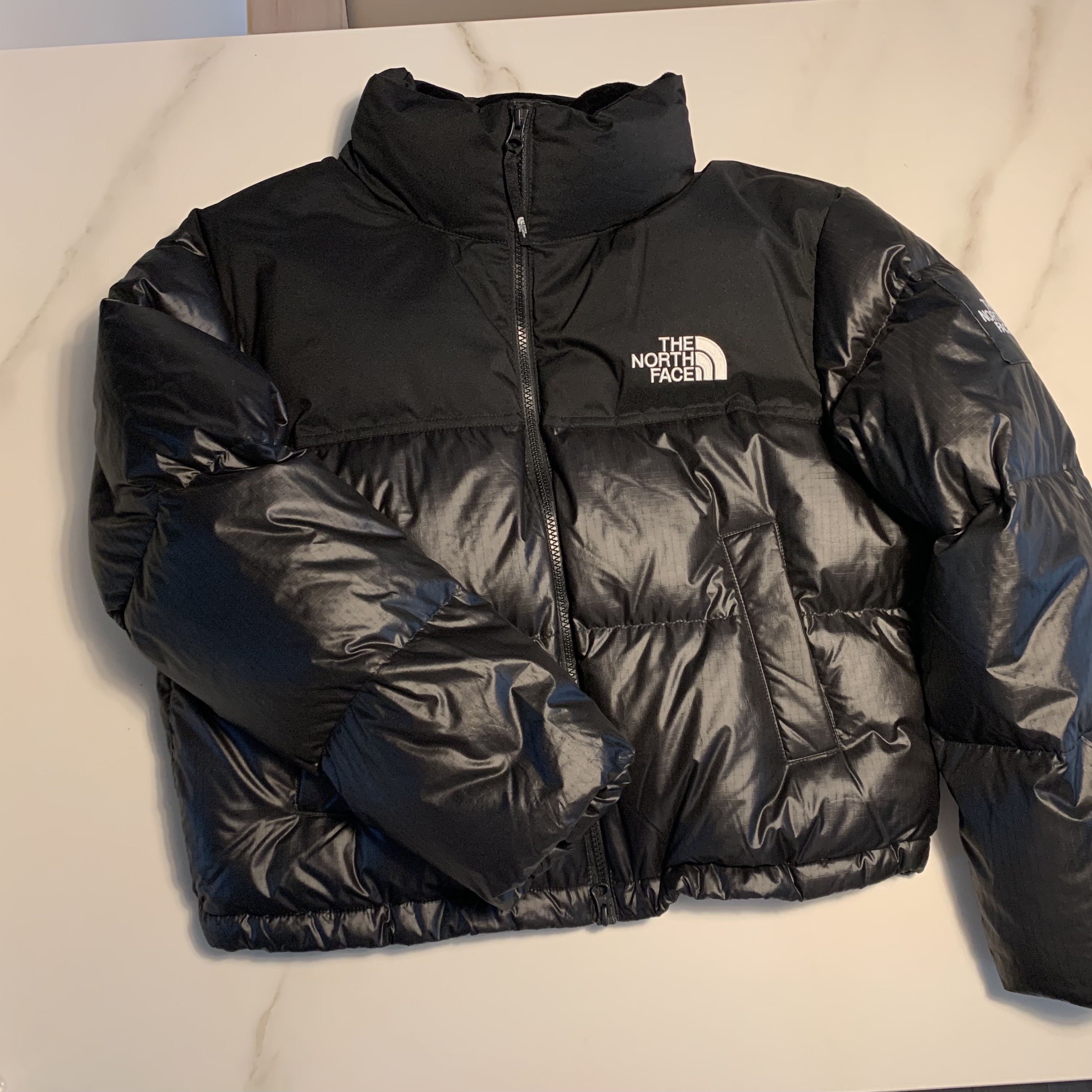 (W) The North Face White Label Novelty Nuptse Down Jacket Black 착용 스타일