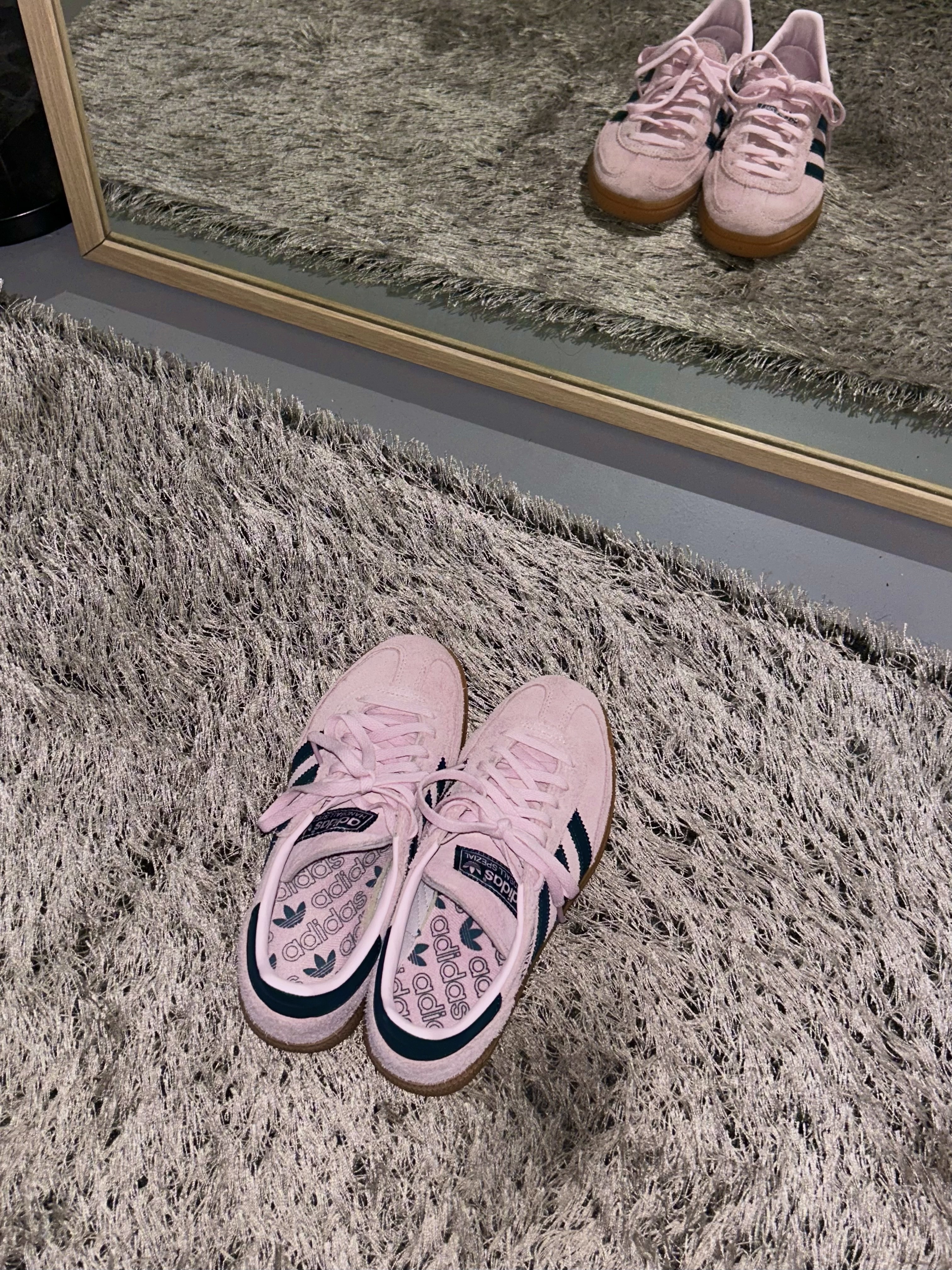 (W) Adidas Spezial Handball Clear Pink 착용 스타일 - 2