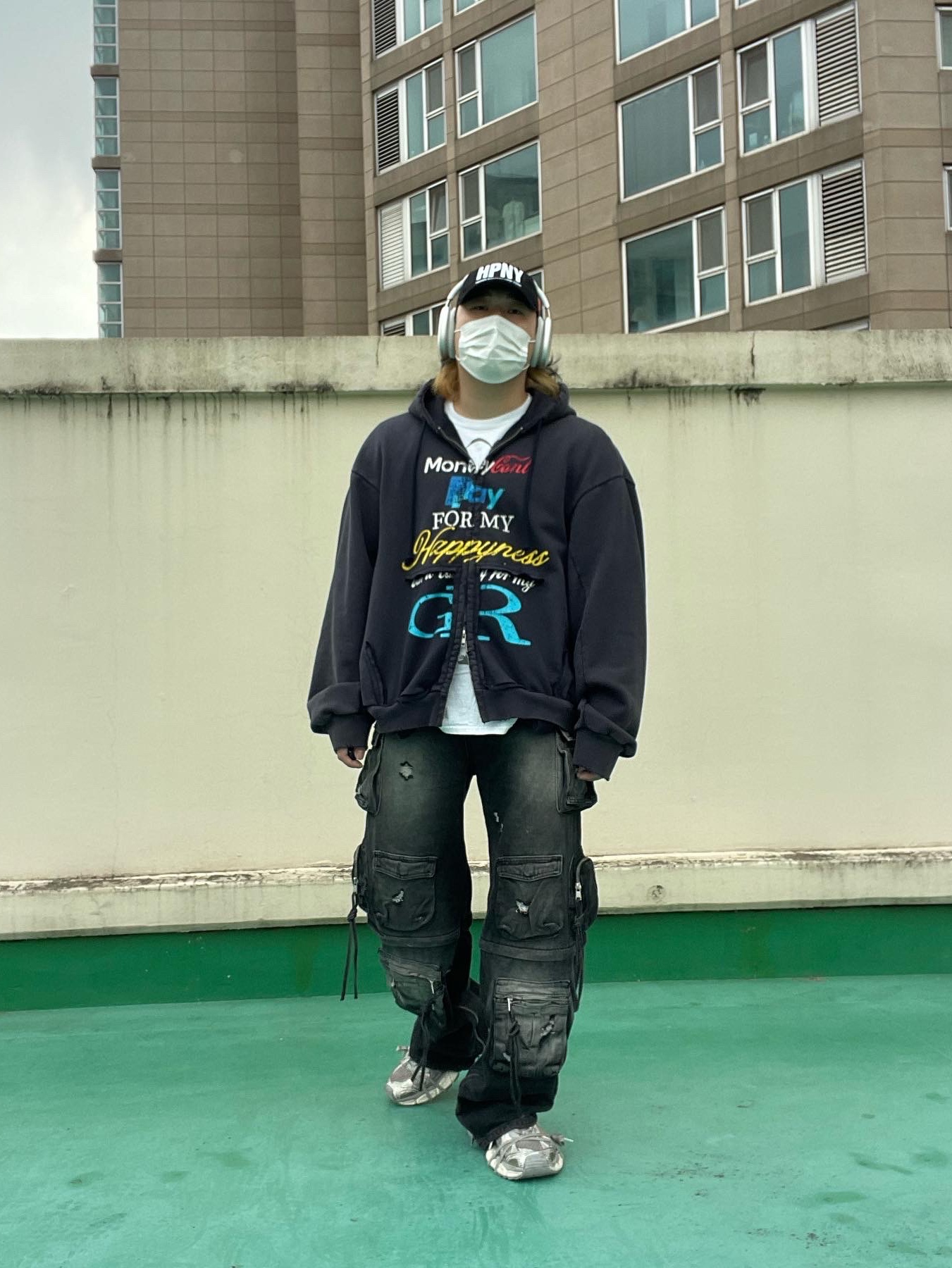 Project G/R Happiness Zip Hoodie Navy, Balenciaga 3XL Sneakers Light Beige 착용 스타일 - 1