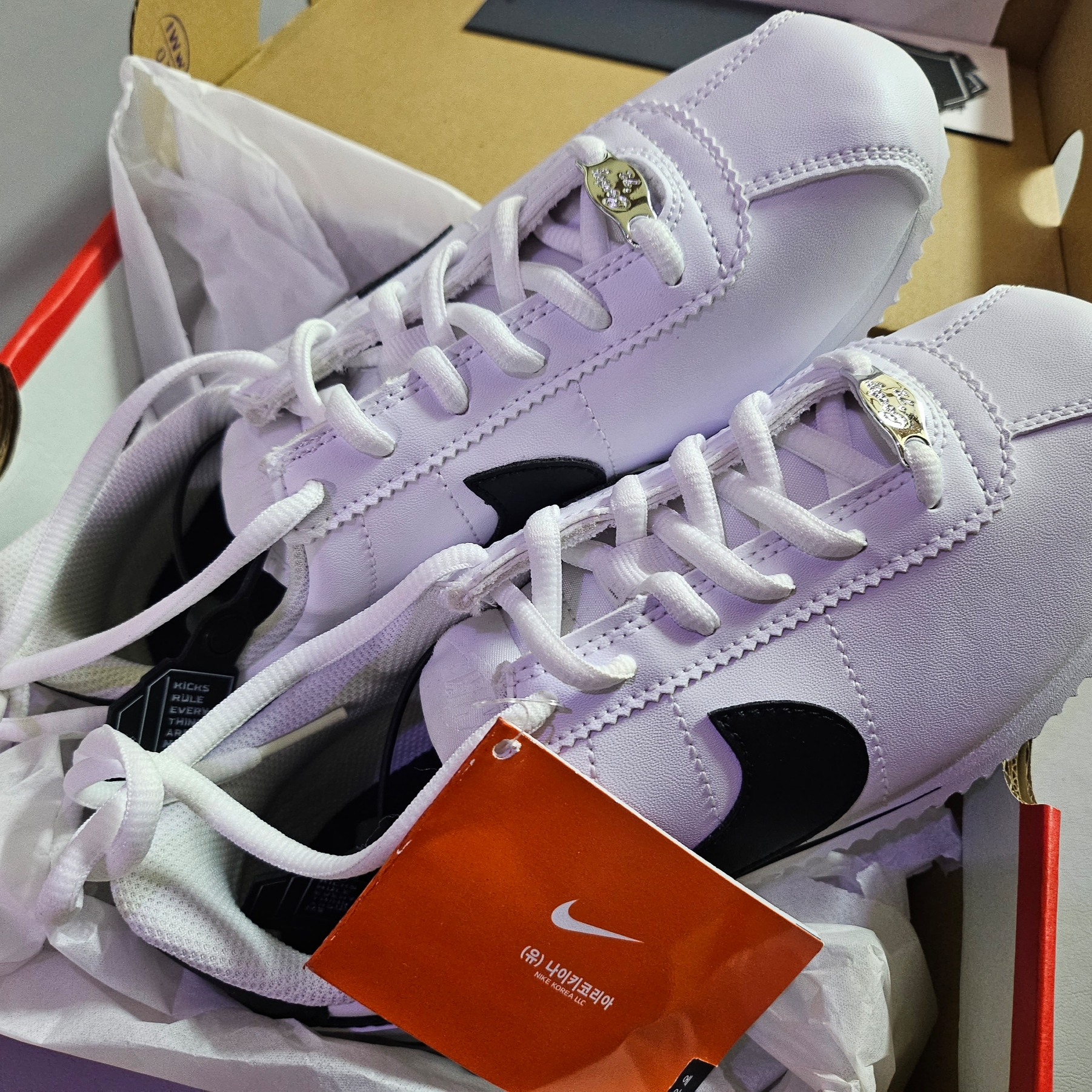 (GS) Nike Cortez Basic SL White Black 착용 스타일