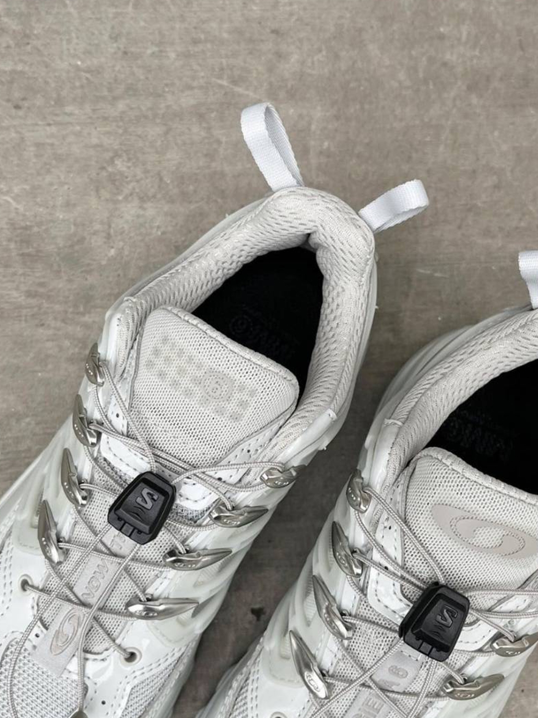 Salomon x MM6 Maison Margiela ACS Pro ADV Black Quiet Shade, Salomon x MM6 Maison Margiela ACS Pro Metal Ghost Grey 착용 스타일 - 3