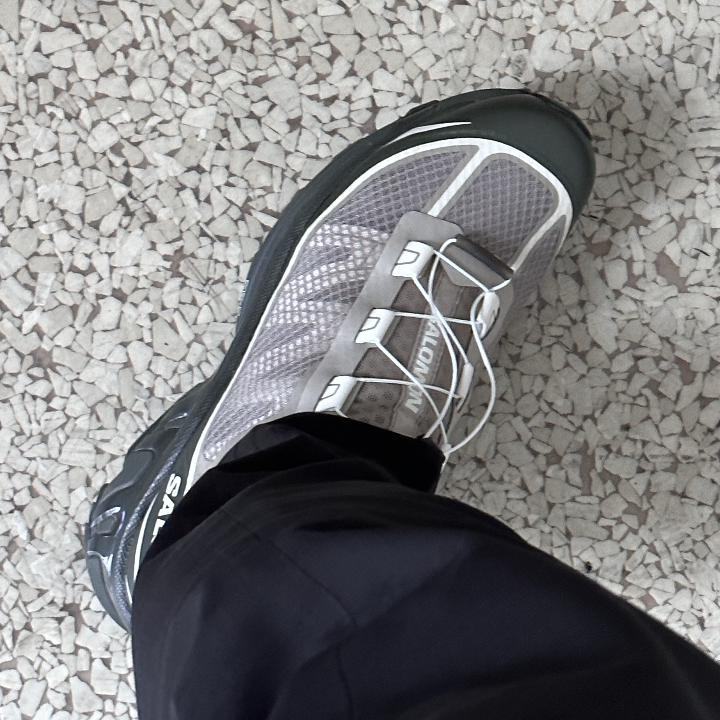 Salomon XT-6 FT Vintage Khaki 착용 스타일