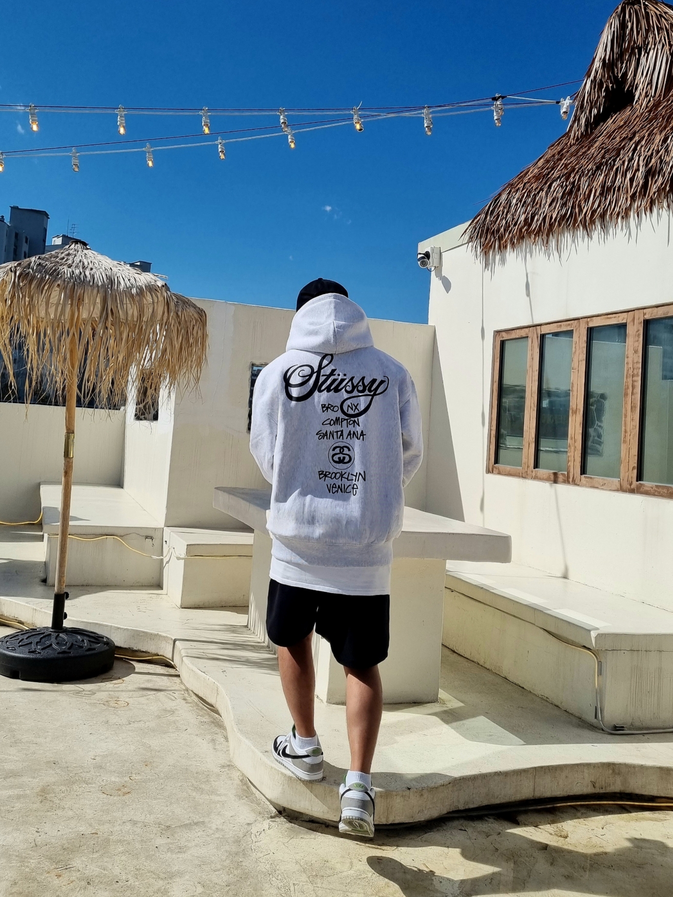 Stussy x Born X Raised Logo Zip Hoodie Black, Adidas Yeezy Foam RNNR Sand 착용 스타일 - 2