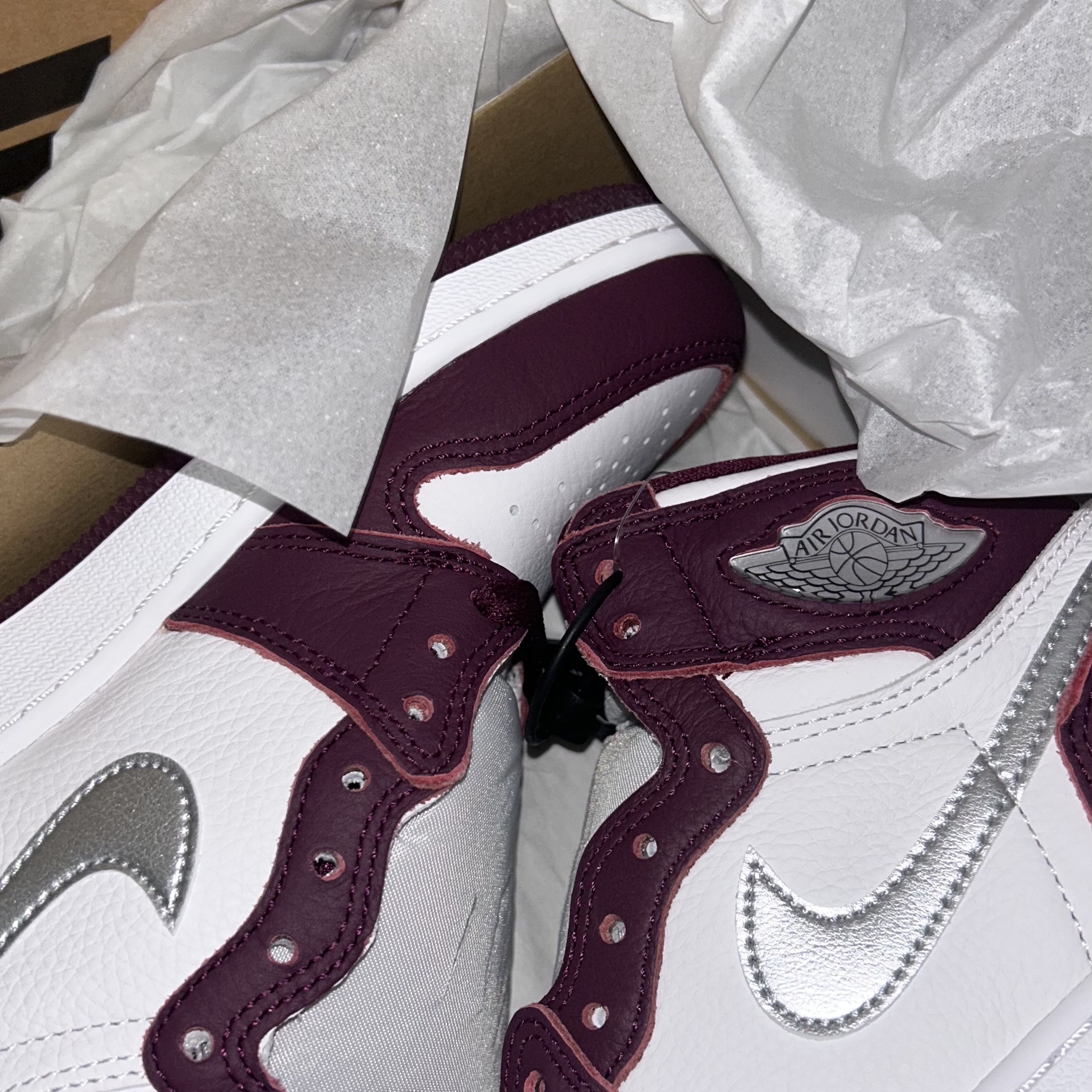 (GS) Jordan 1 Retro High OG Bordeaux 착용 스타일