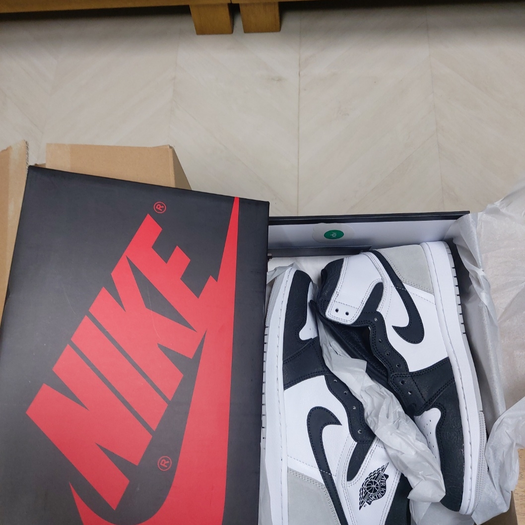 Jordan 1 Retro High OG Bleached Coral 착용 스타일