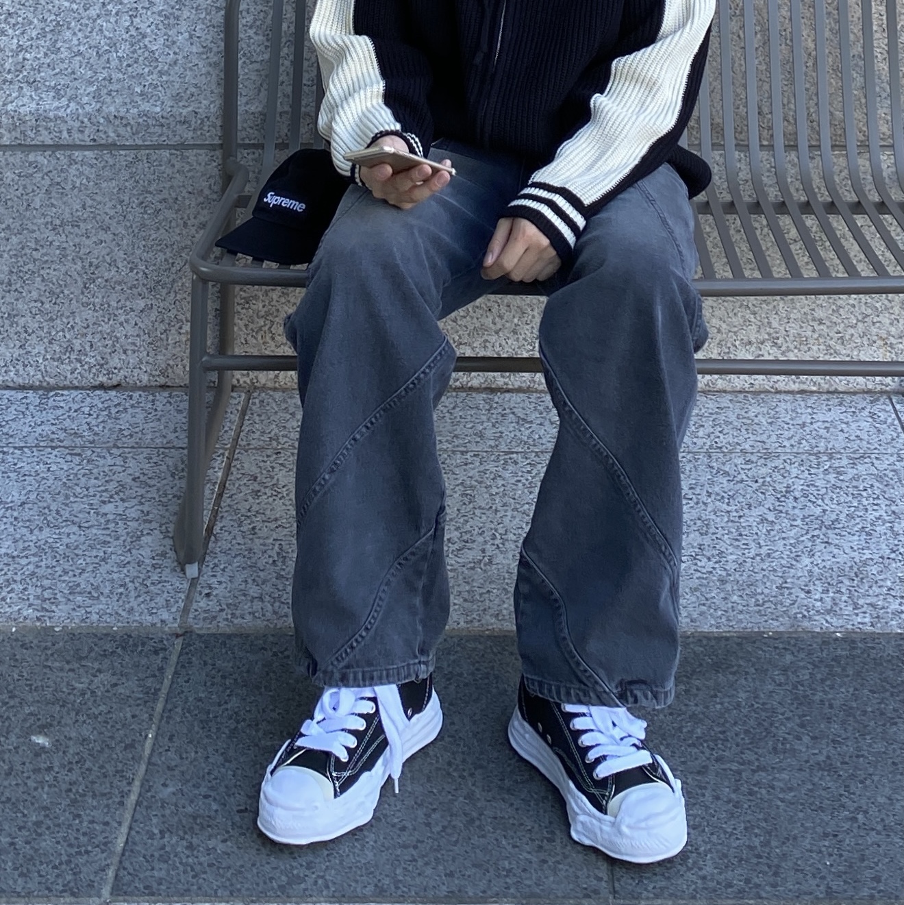 Maison Mihara Yasuhiro Hank OG Sole Canvas Low-top Sneakers Black, Maison Mihara Yasuhiro Peterson OG Sole Canvas Low Sneakers Black 착용 스타일 - 5