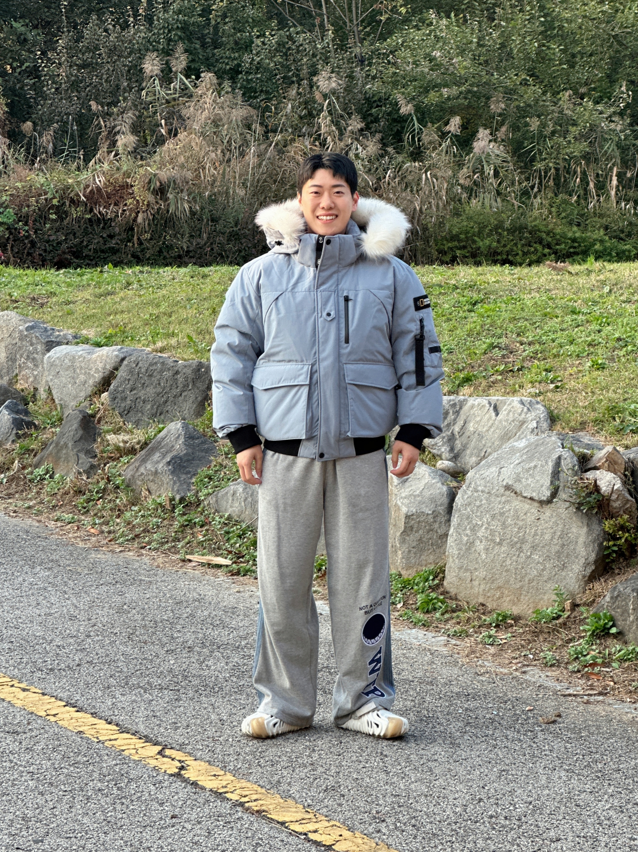 Crocs x Salehe Bembury Pollex Clog Stratus 착용 스타일 - 3