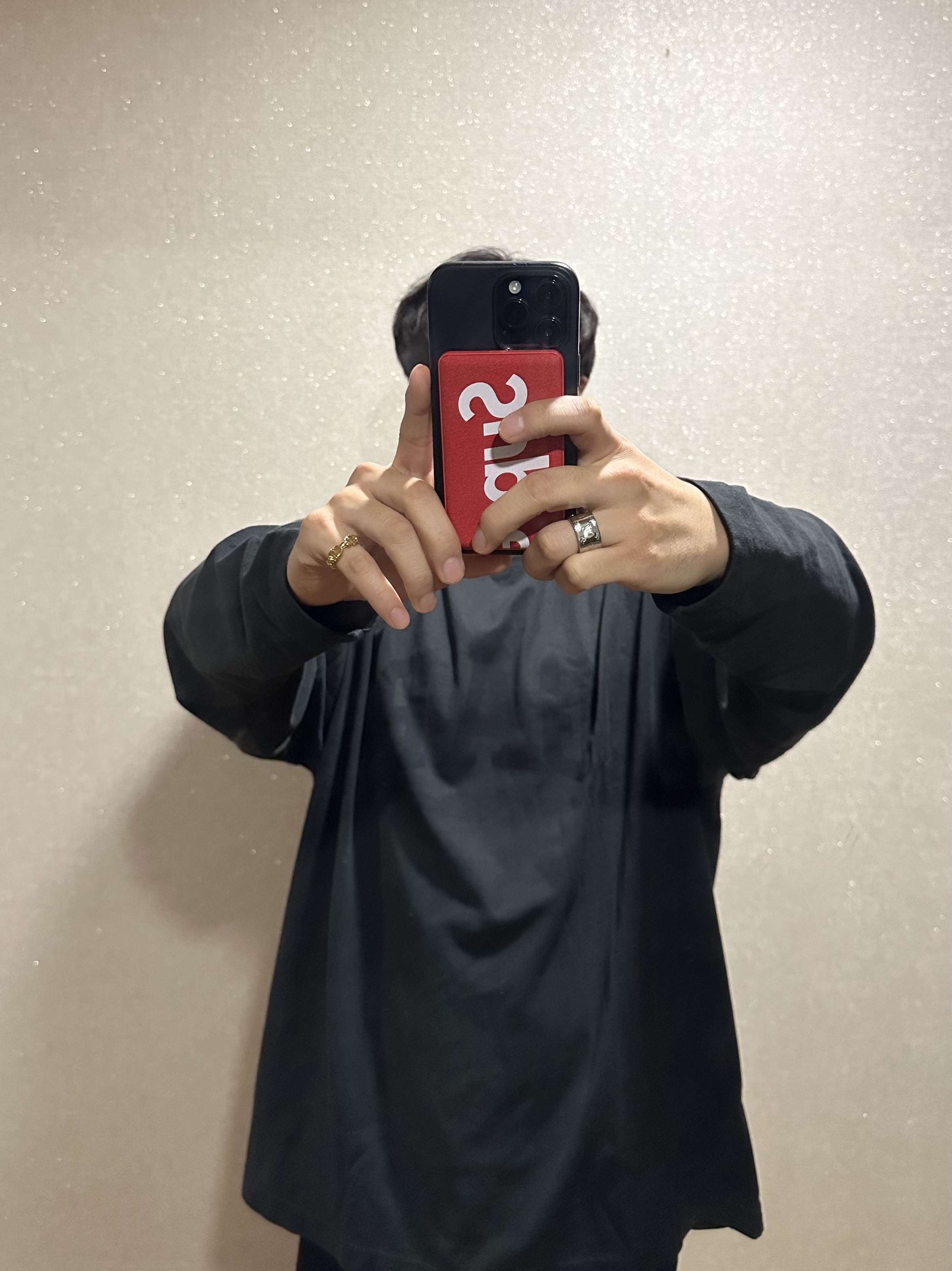 Yeezy Gap Engineered By Balenciaga Dove Long Sleeve T-Shirt Black, (W) Dior CD Navy Ring Gold Finish Metal 착용 스타일