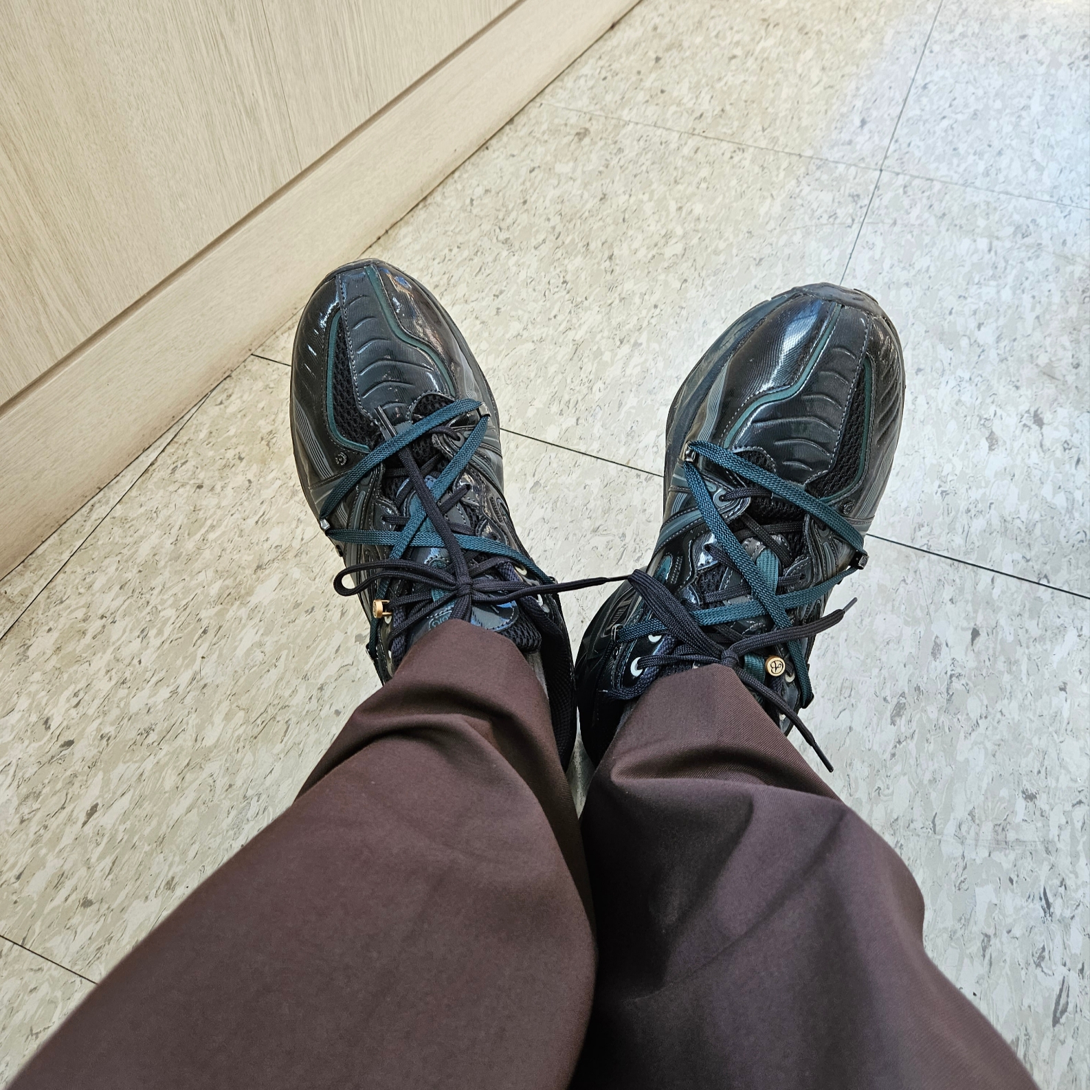 Asics x Andersson Bell HN2-S Protoblast Black, Rolex Submariner 41mm 124060 Black Oyster 착용 스타일 - 5