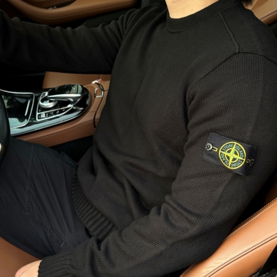 Stone Island 506A2 Winter Cotton Crewneck Knit Navy Blue - 23FW, Stone Island 506A2 Winter Cotton Crewneck Knit Black - 23FW 착용 스타일 - 5