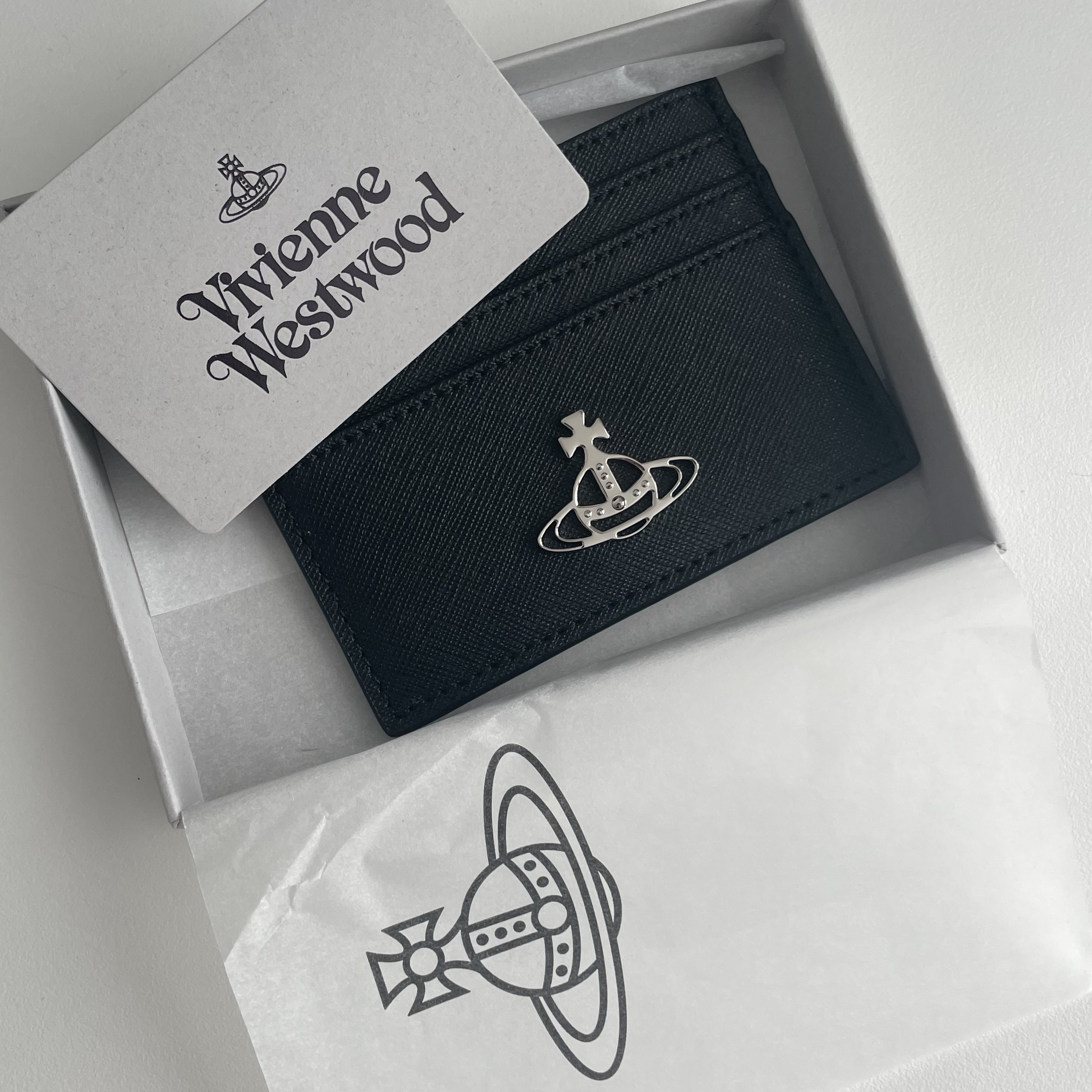 Vivienne Westwood Logo Card Holder Black 착용 스타일