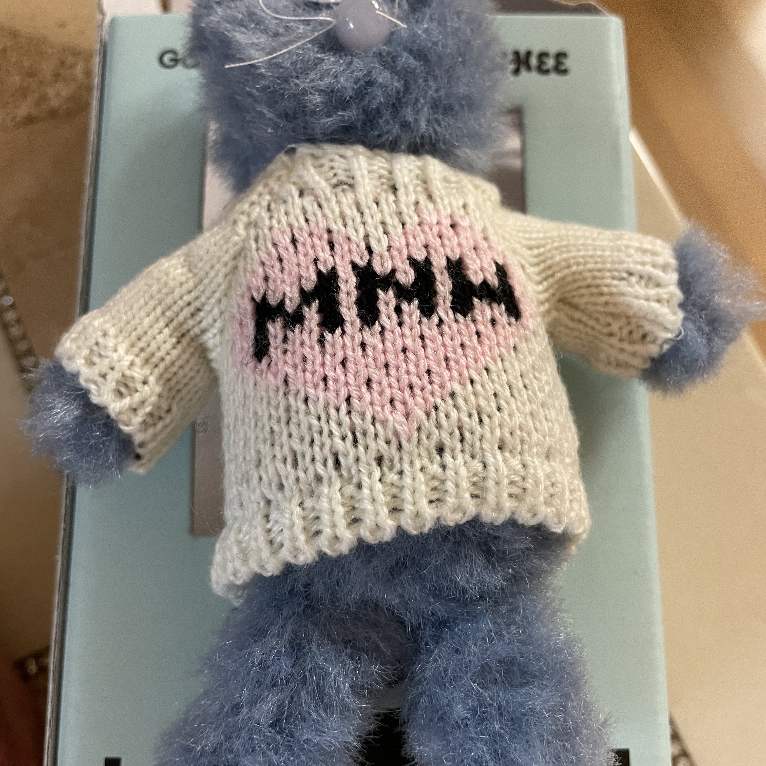 Monamhee Love Flexy Keyring Blue 착용 스타일