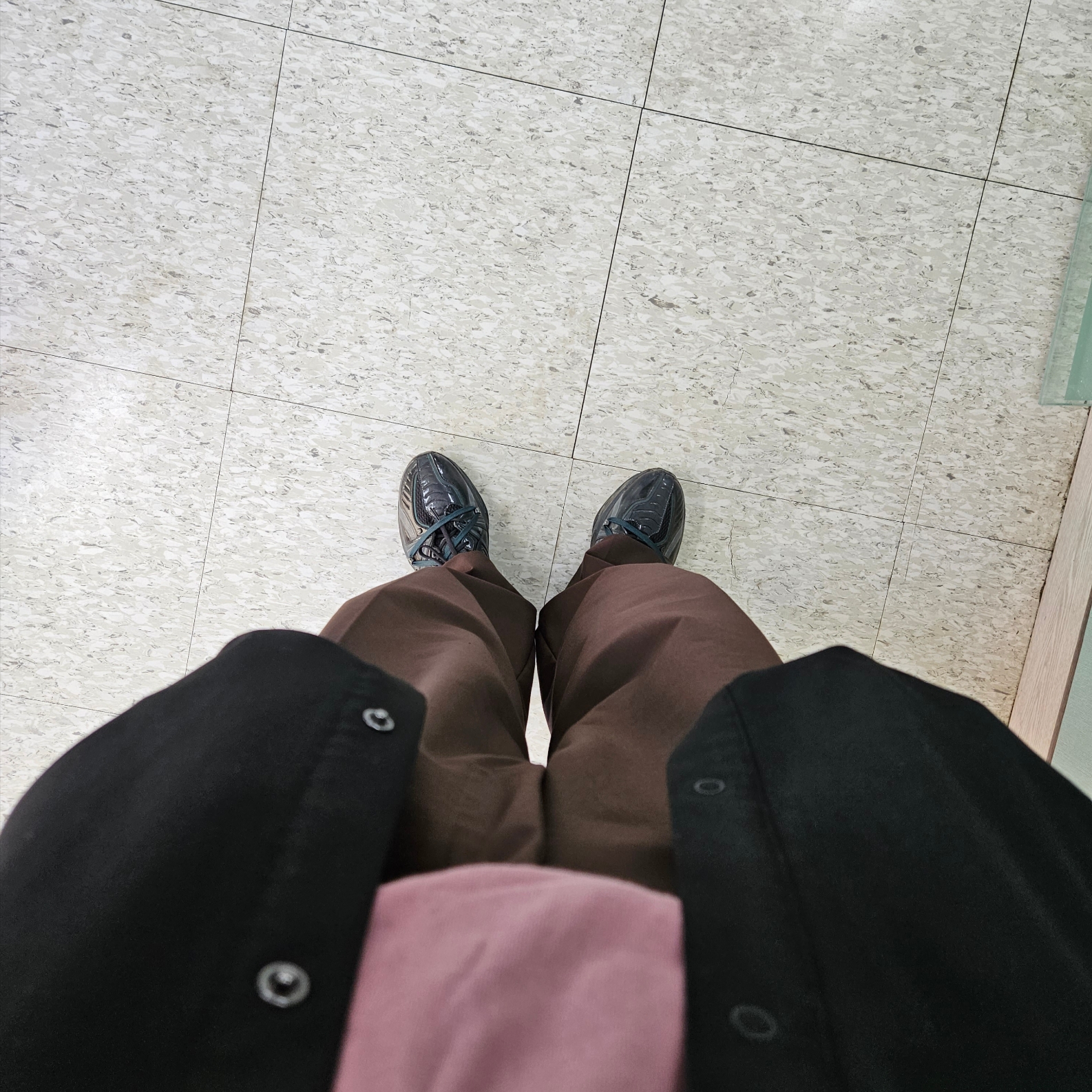 Asics x Andersson Bell HN2-S Protoblast Black, Rolex Submariner 41mm 124060 Black Oyster 착용 스타일 - 3