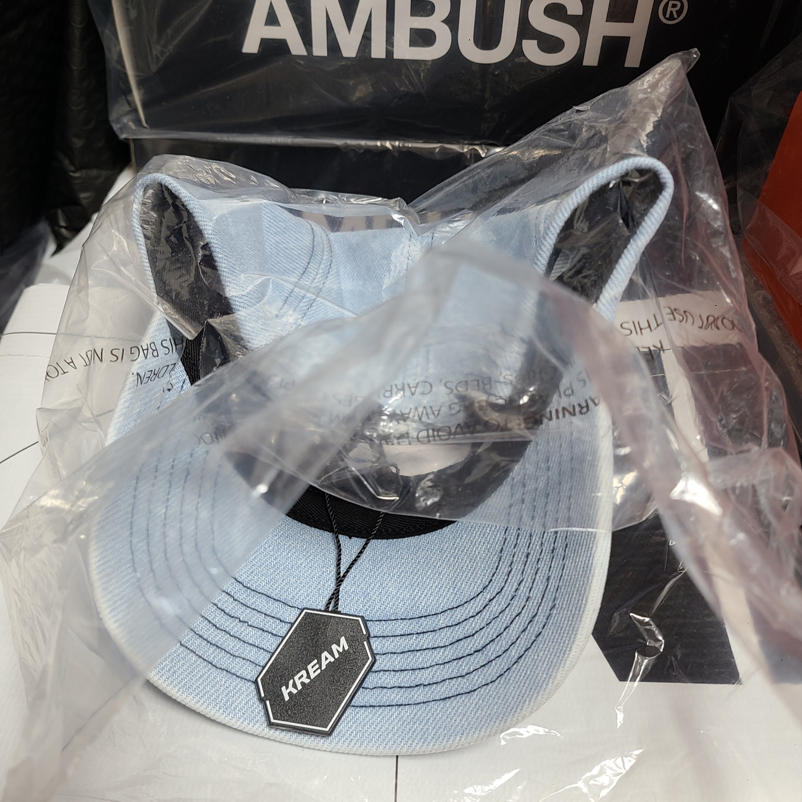 Supreme Denim Camp Cap Washed Blue - 22FW 착용 스타일 - 2