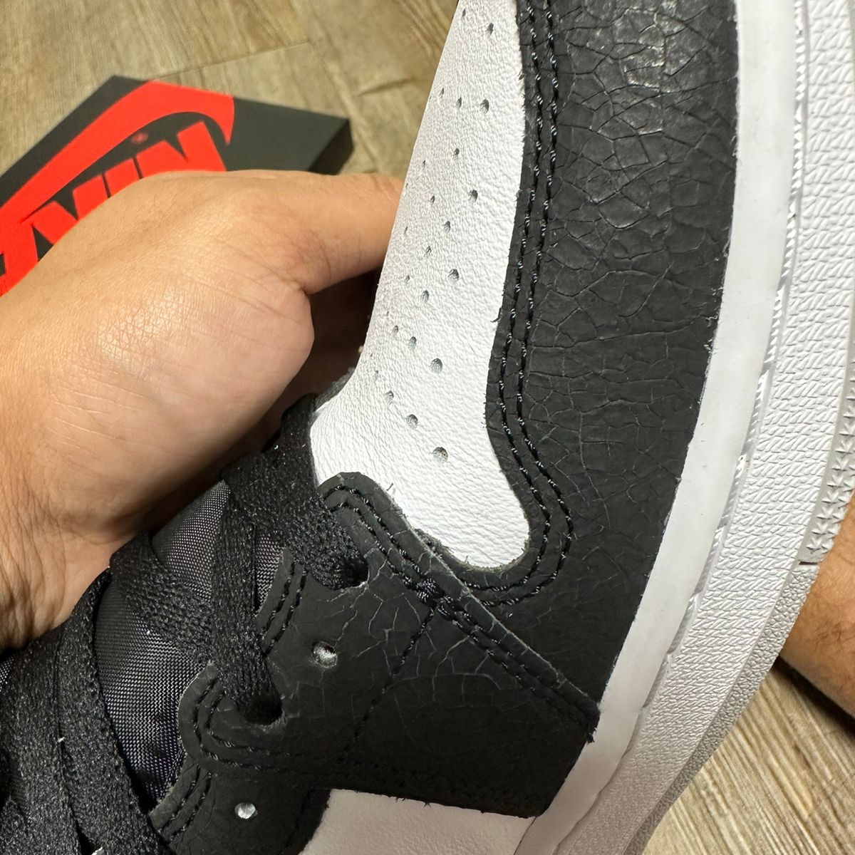 Jordan 1 Retro High OG Bleached Coral 착용 스타일
