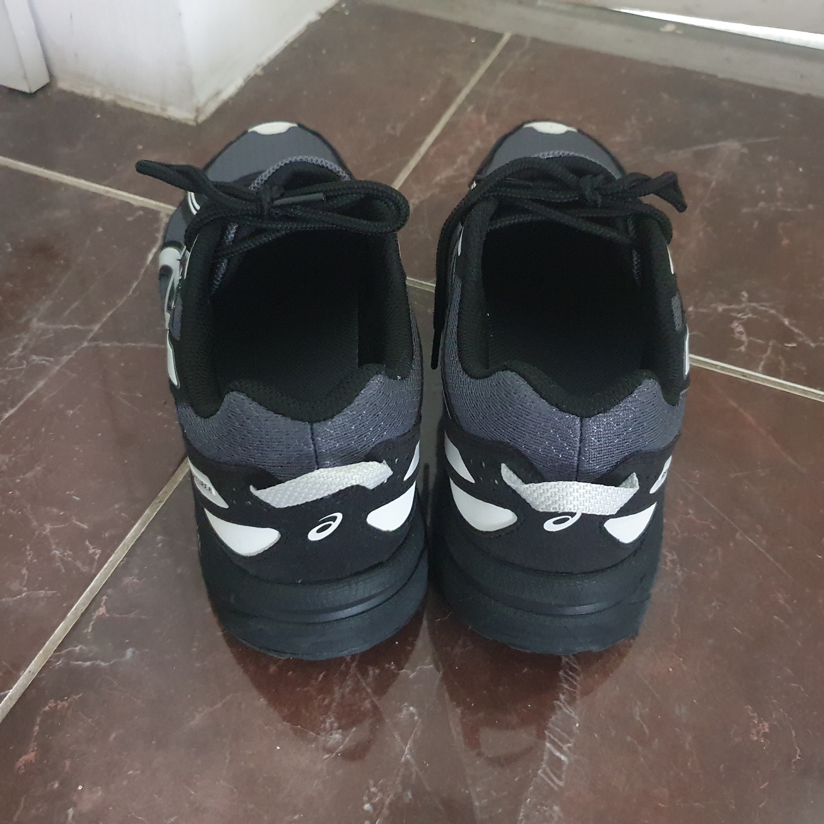 Asics Gel-Venture 6 Carrier Grey 착용 스타일 - 3