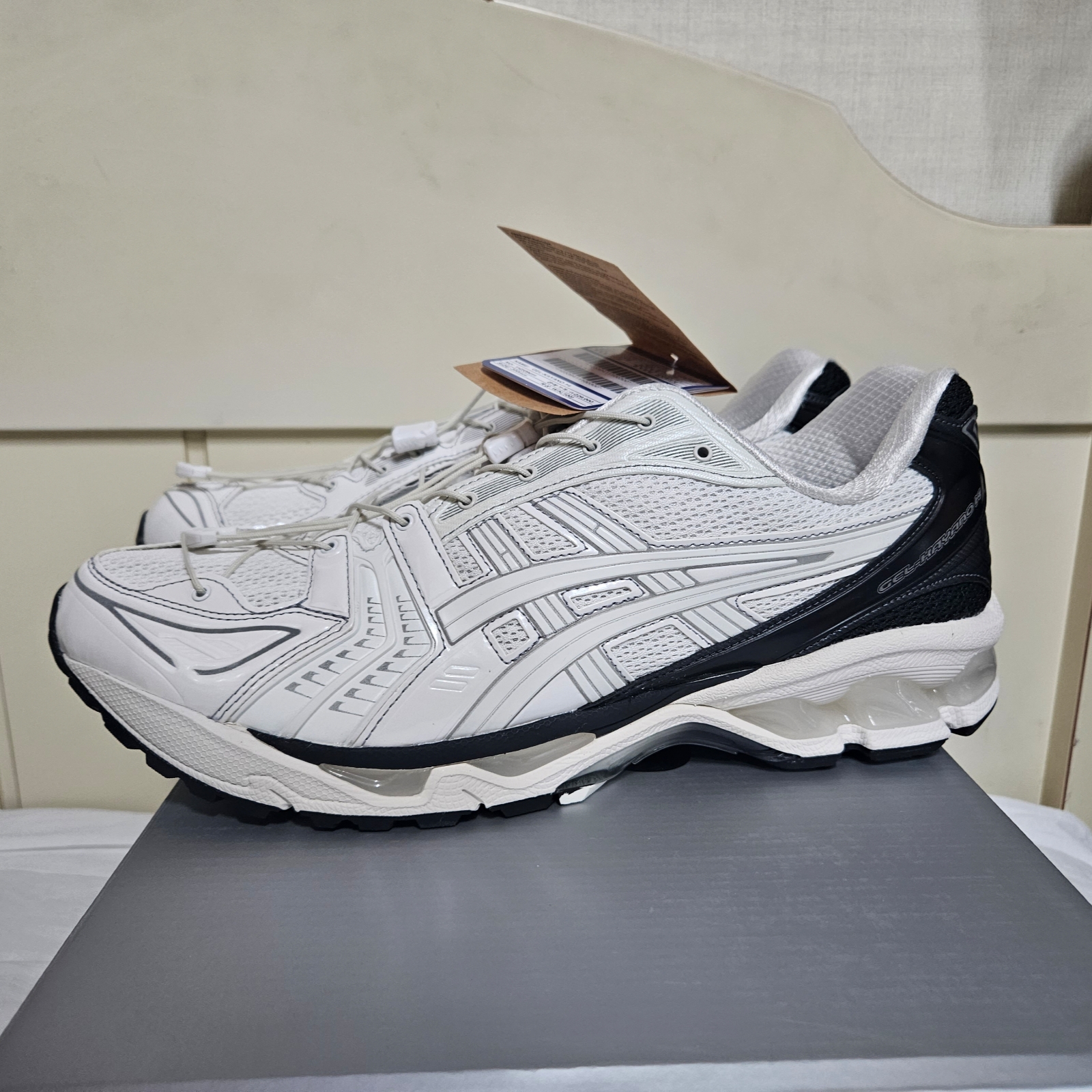 Asics x Unaffected Gel-Kayano 14 Galaxy White 착용 스타일