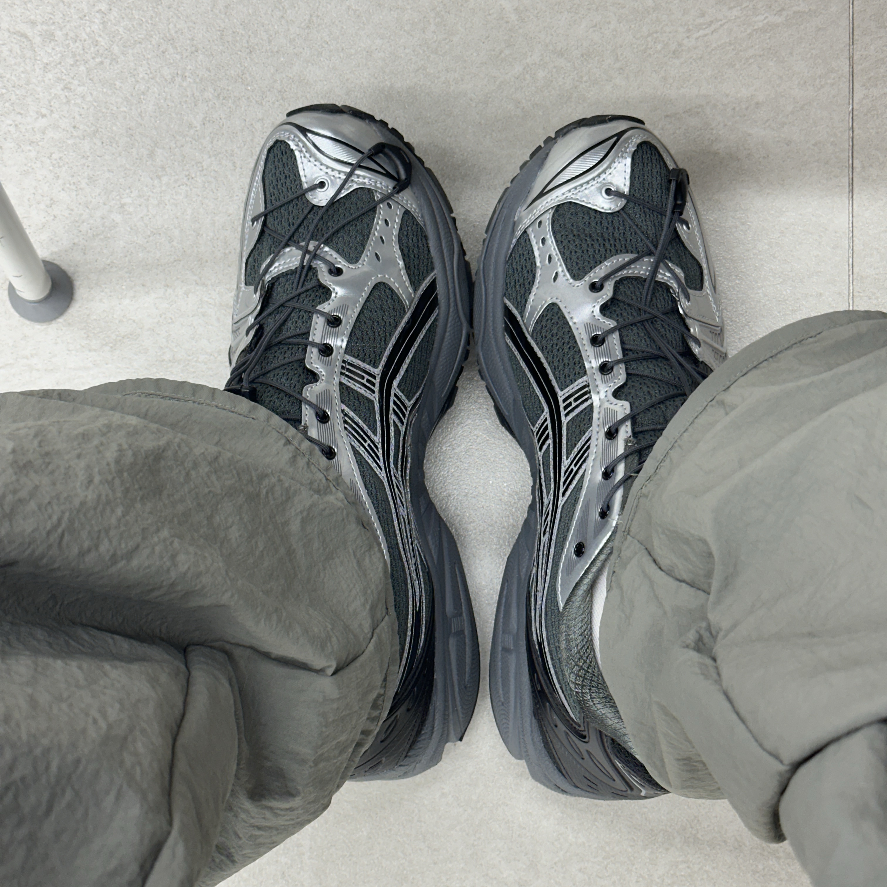 Asics x Unaffected Gel-Kayano 14 Silver Moon 착용 스타일