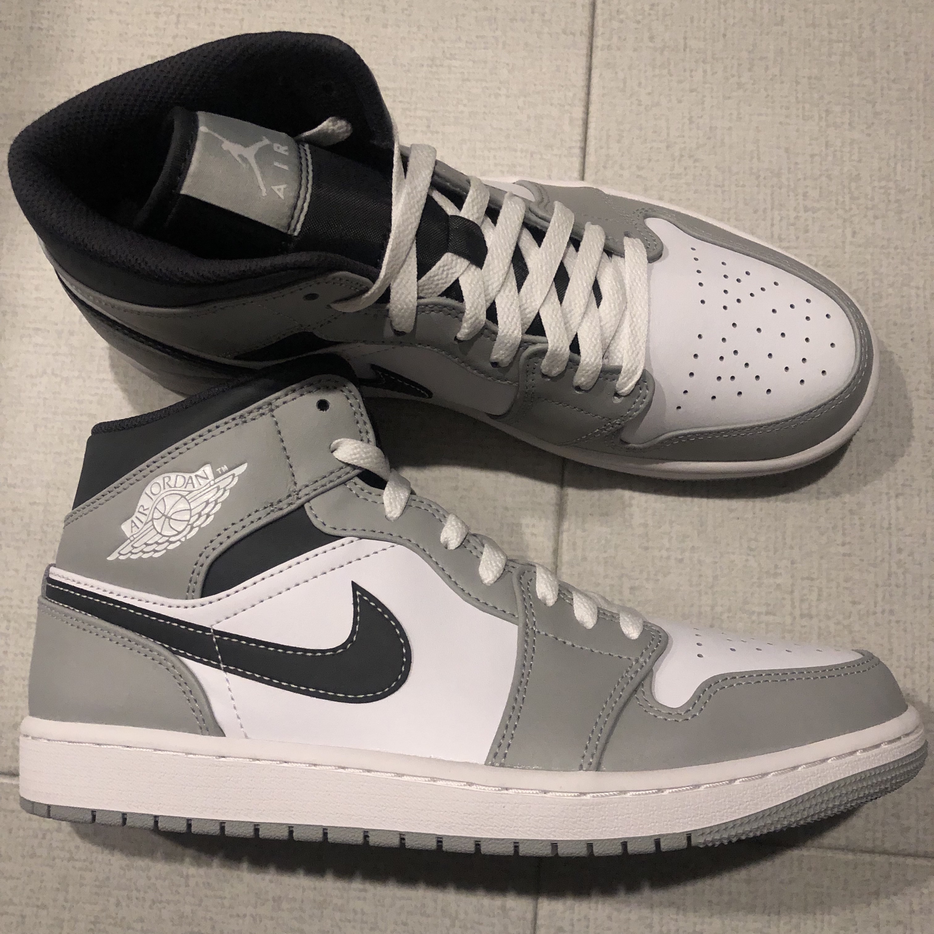 Jordan 1 Mid Light Smoke Grey Anthracite 착용 스타일