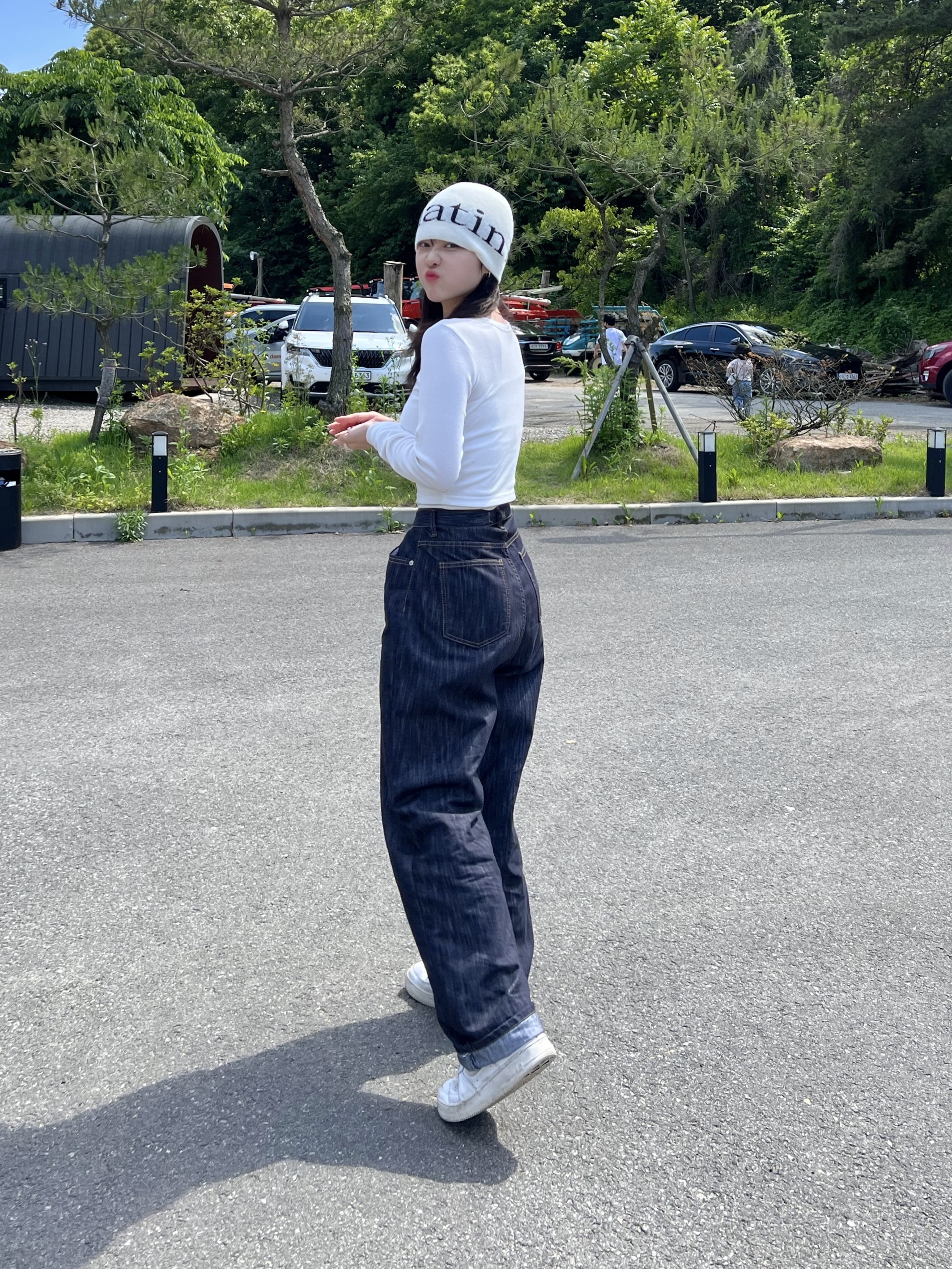 Matin Kim Logo Jacquard Short Beanie White, (W) Nike Air Force 1 '07 Low White 착용 스타일 - 2