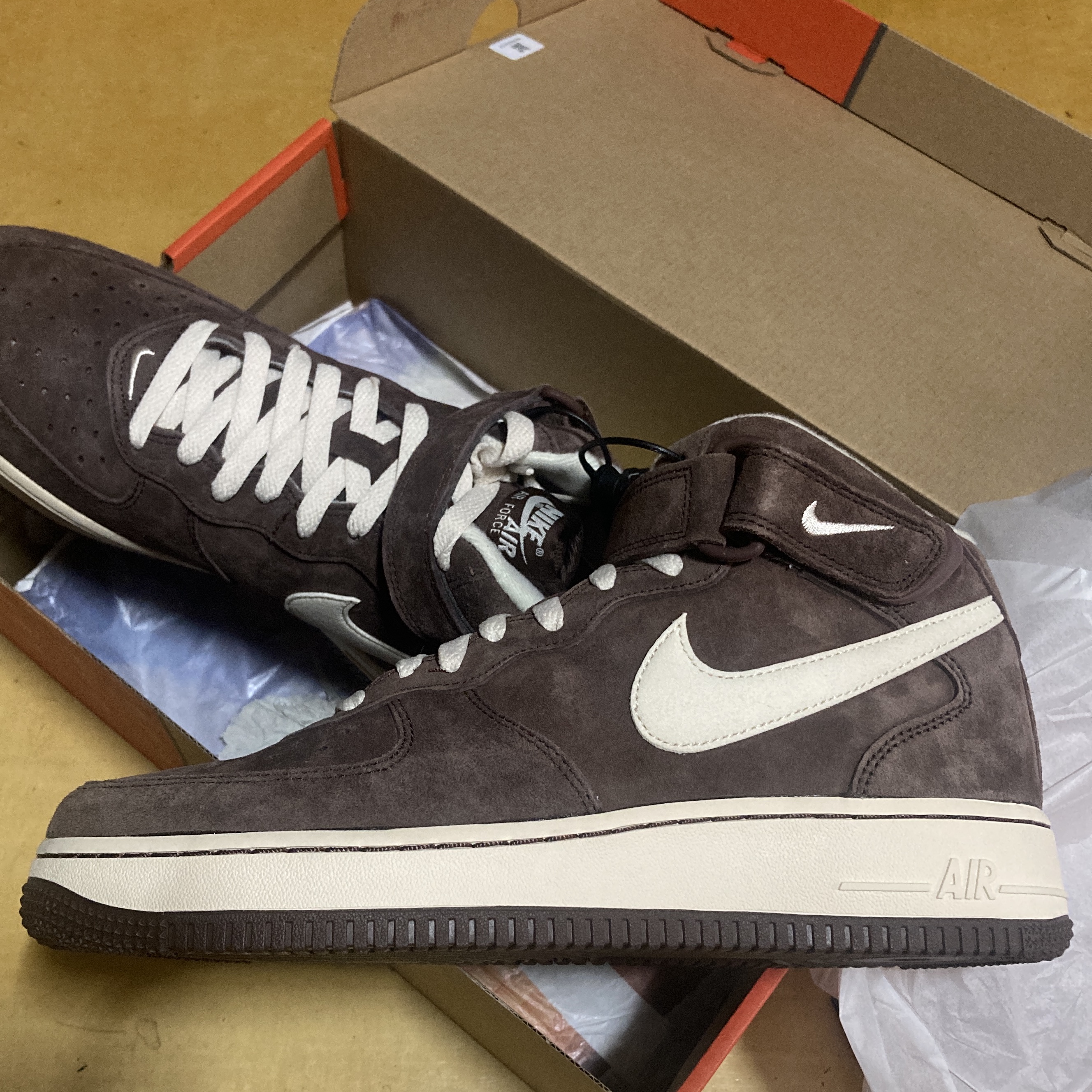 Nike Air Force 1 Mid '07 QS Chocolate 착용 스타일