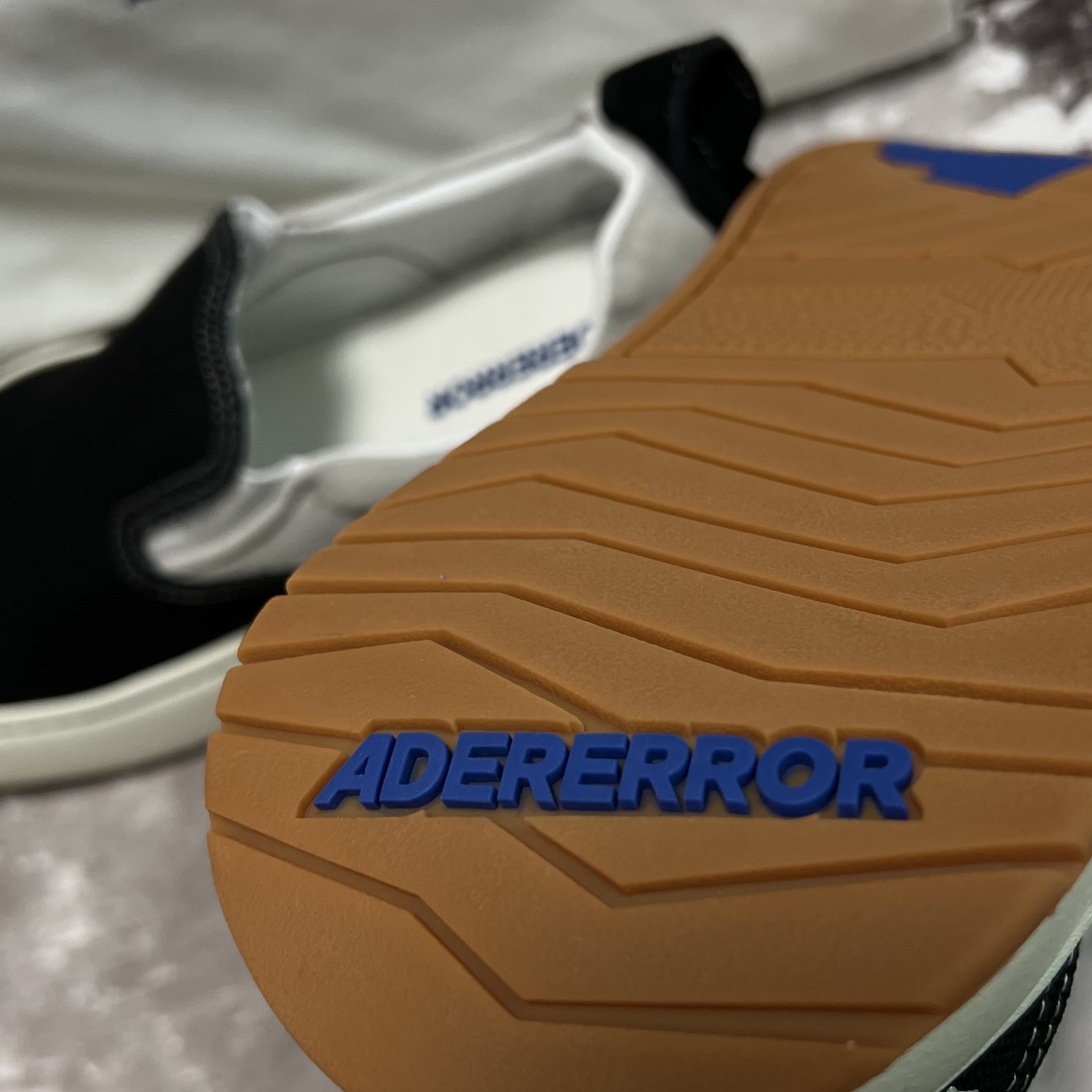 Ader Error Log; Lad Noir 착용 스타일 - 3