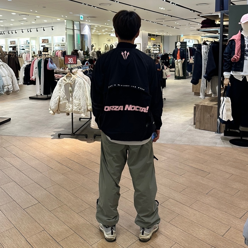 (W) Nike x Drake Nocta NRG LR L/S Crew Black (DV3631-010) 착용 스타일 - 1