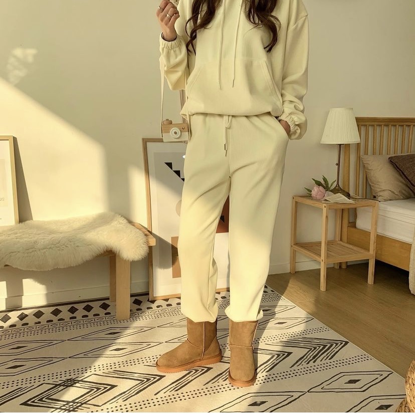 (W) UGG Classic Mini II Boots Chestnut 착용 스타일