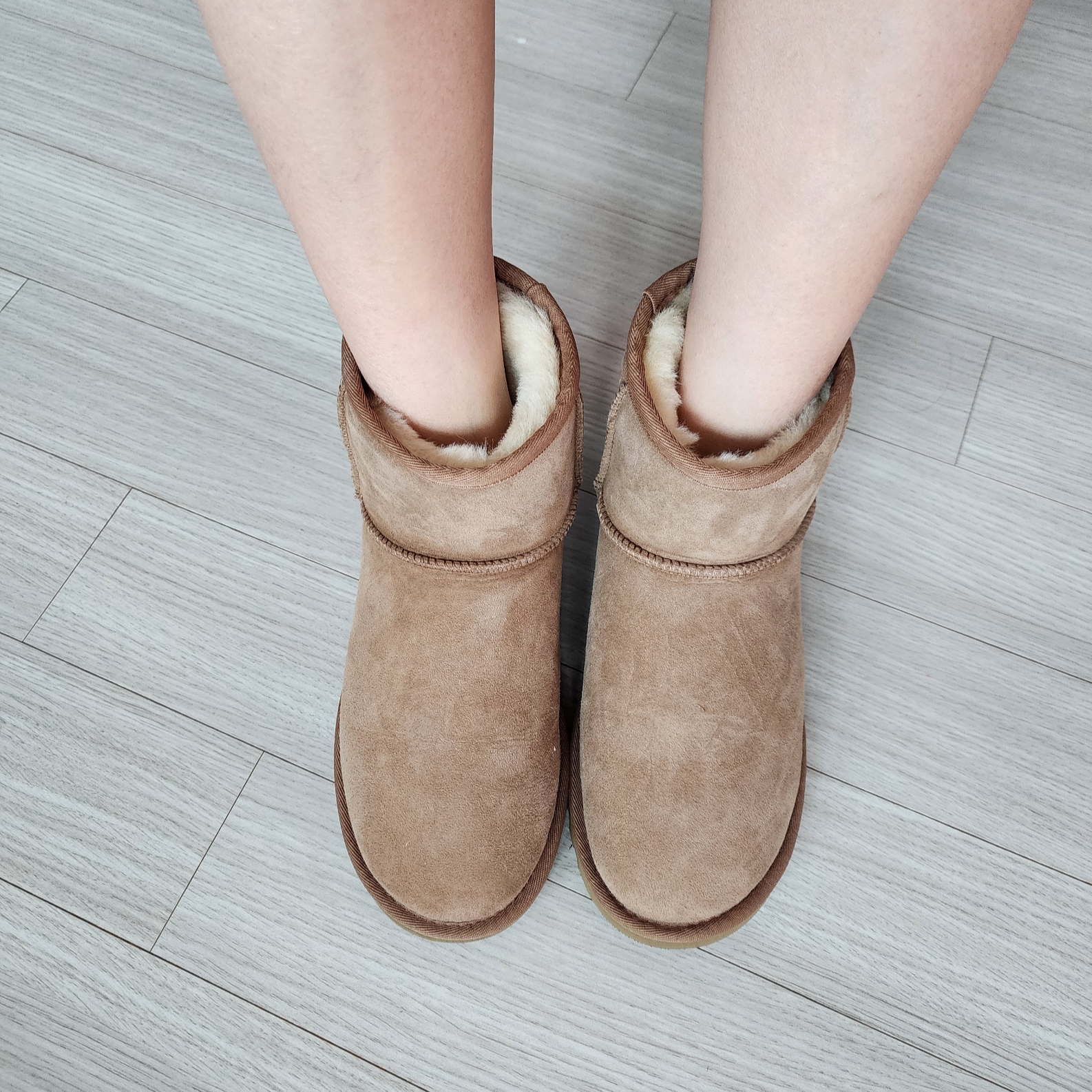 (W) UGG Classic Mini II Boots Chestnut 착용 스타일 - 1