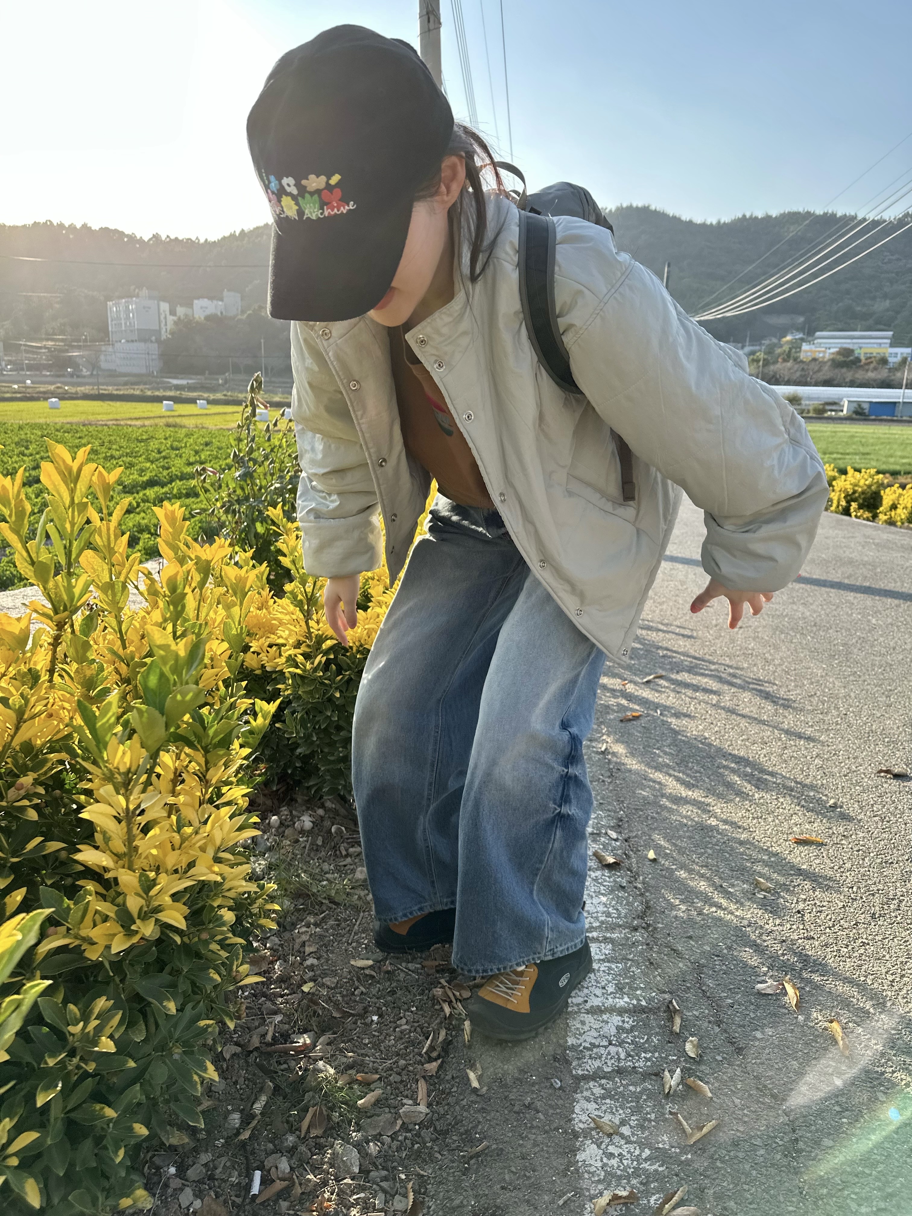 Arc'teryx Heliad 15 Backpack Forage, (W) Keen Jasper Rocks SP Sneakers Naval Academy Curry 착용 스타일 - 6