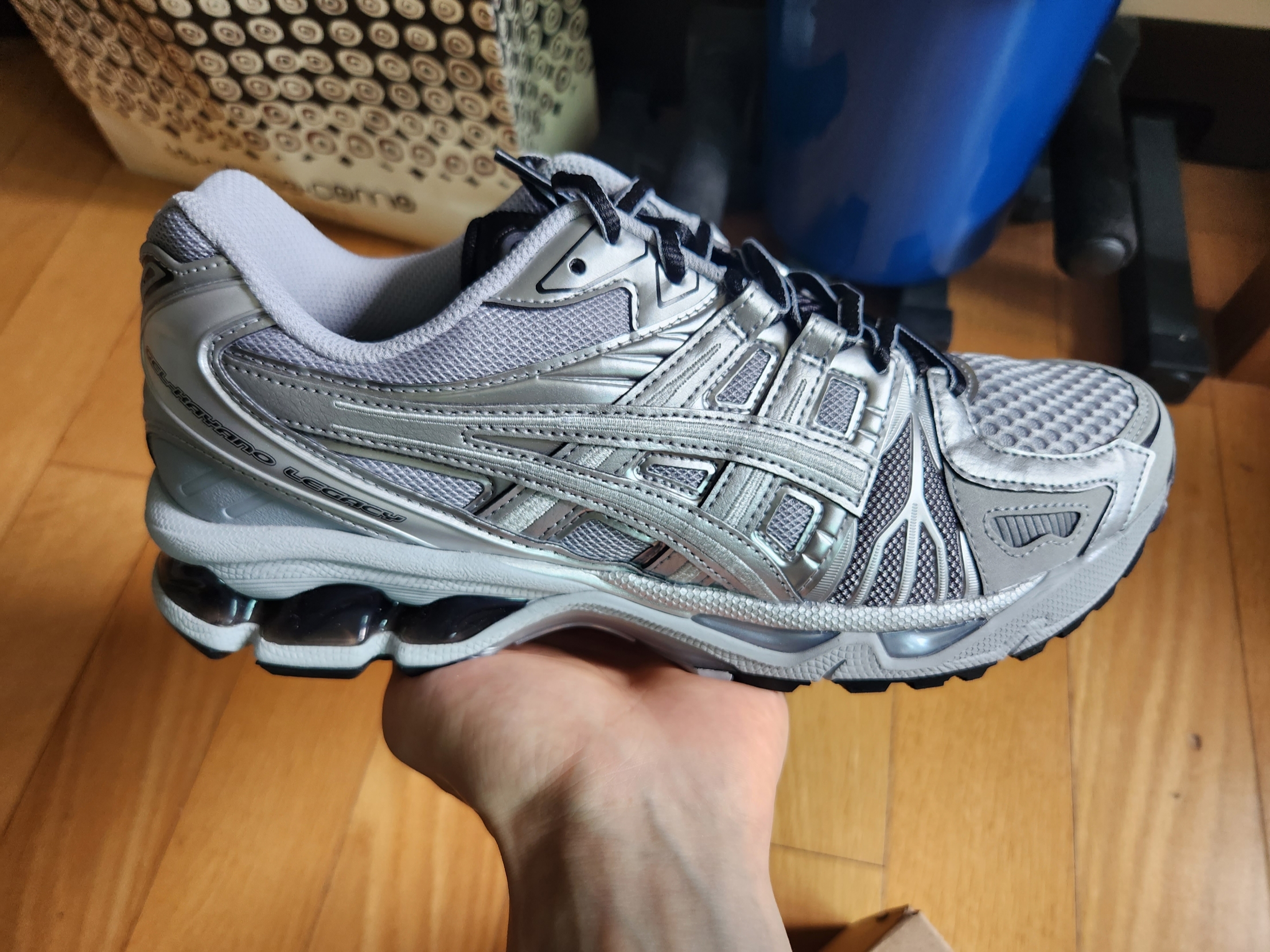 Asics Gel-Kayano Legacy Pure Silver 착용 스타일