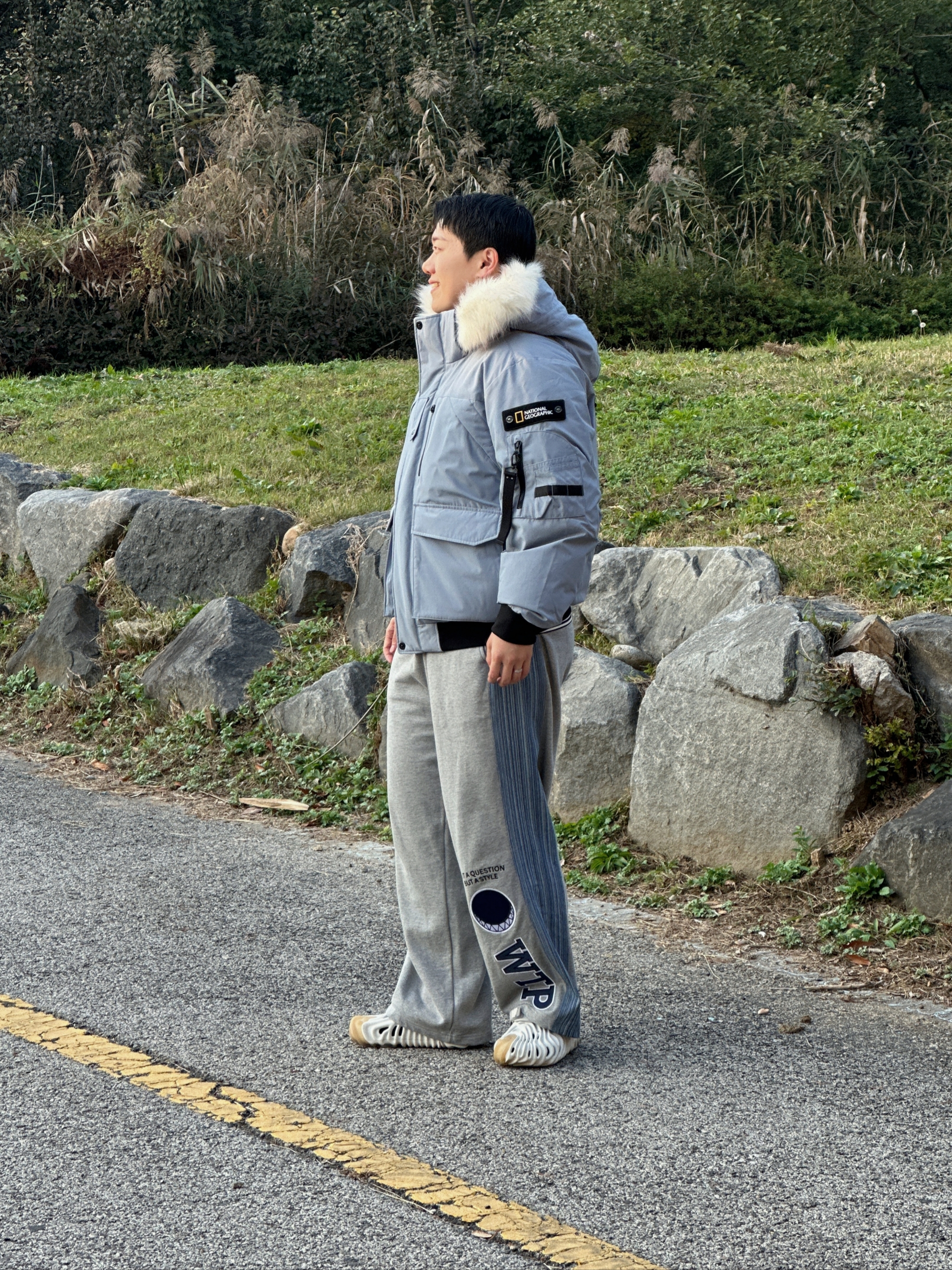 Crocs x Salehe Bembury Pollex Clog Stratus 착용 스타일 - 6